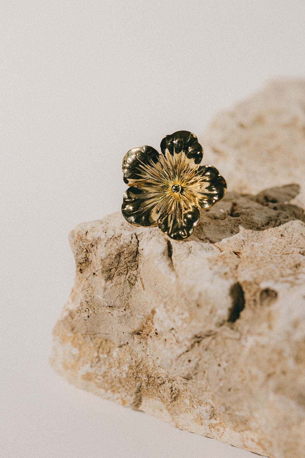 Maxi gold-plated flower ring Golden