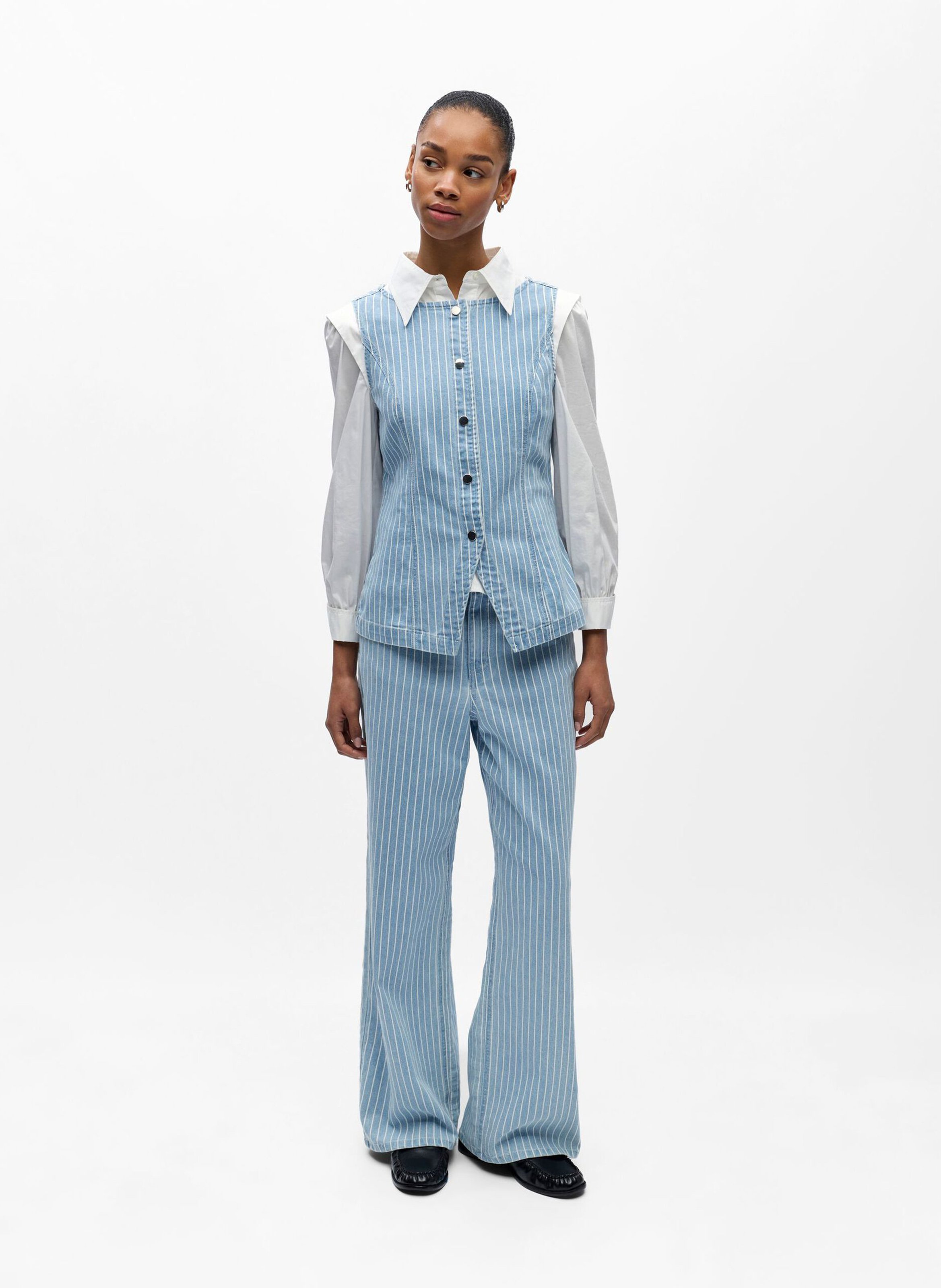 Eng anliegendes Oberteil mit Rundhalsausschnitt aus gestreiftem Baumwollmischgewebe OBJECT Blau