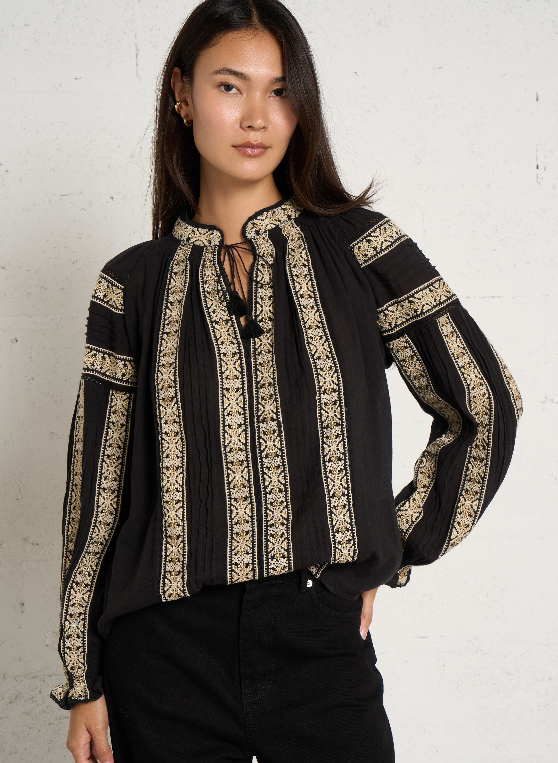 Recht, katoenen blouse met borduursel MAISON HOTEL Zwart