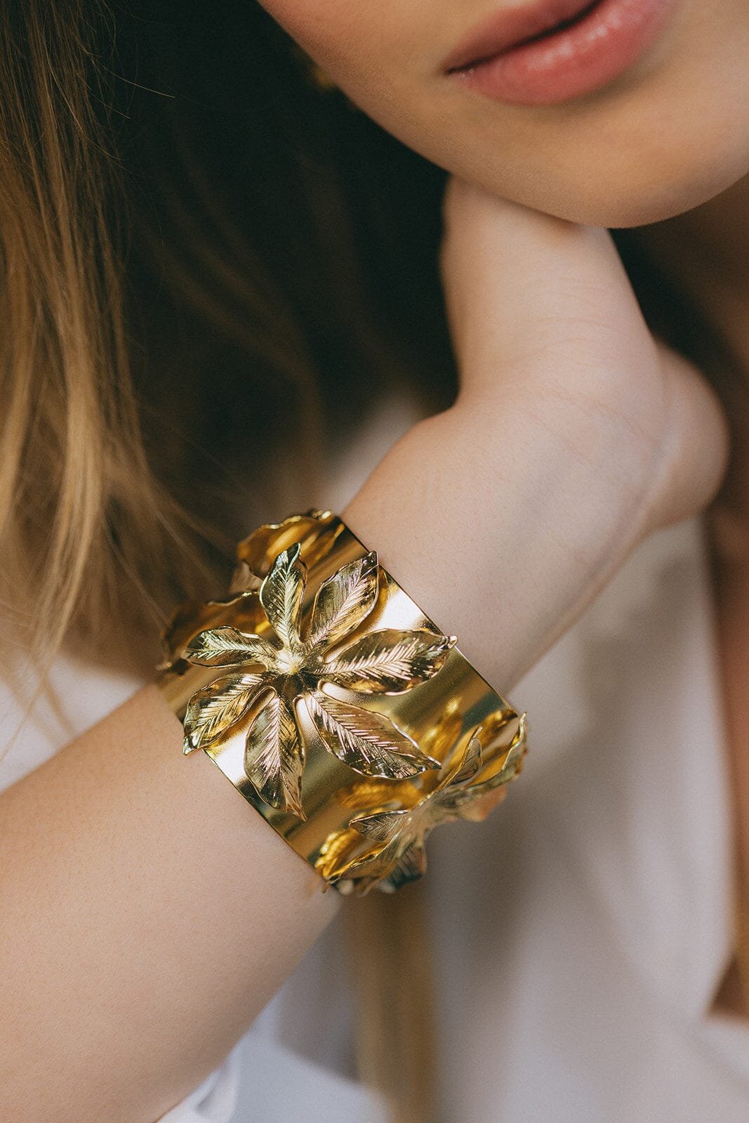 Gold-plated floral cuff Golden