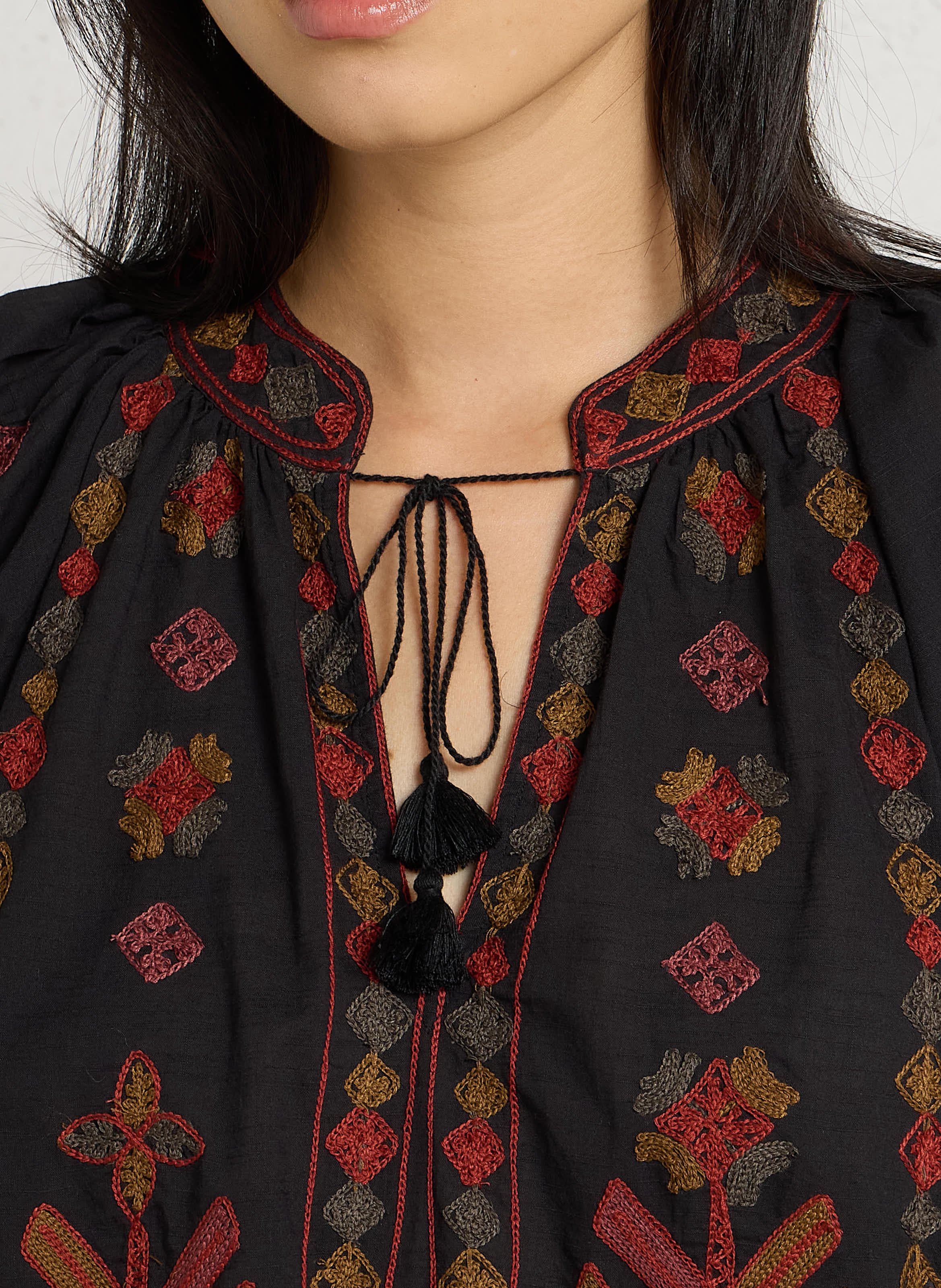 Recht, katoenen blouse met borduursel MAISON HOTEL Zwart