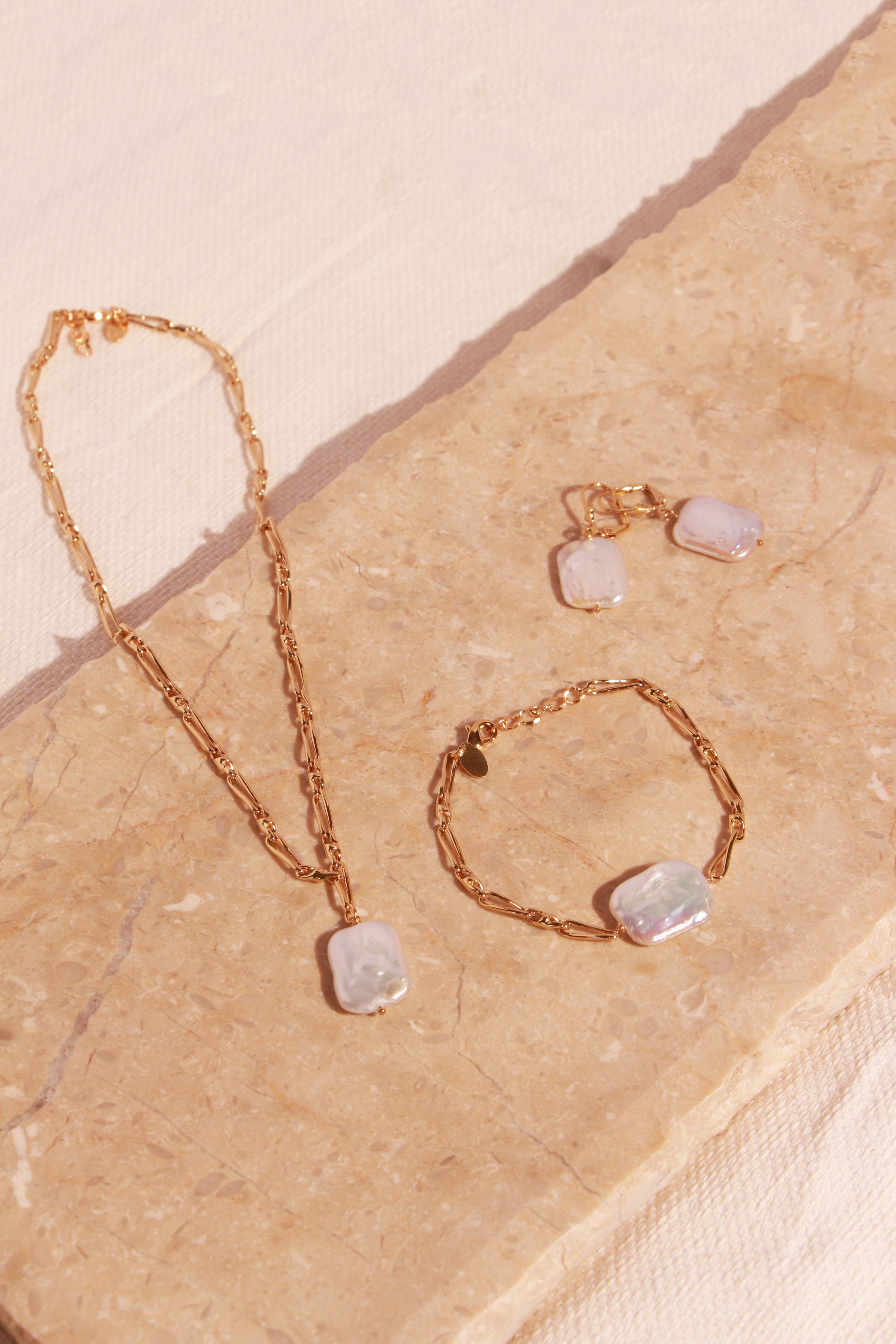 Earrings mira NILAI Golden