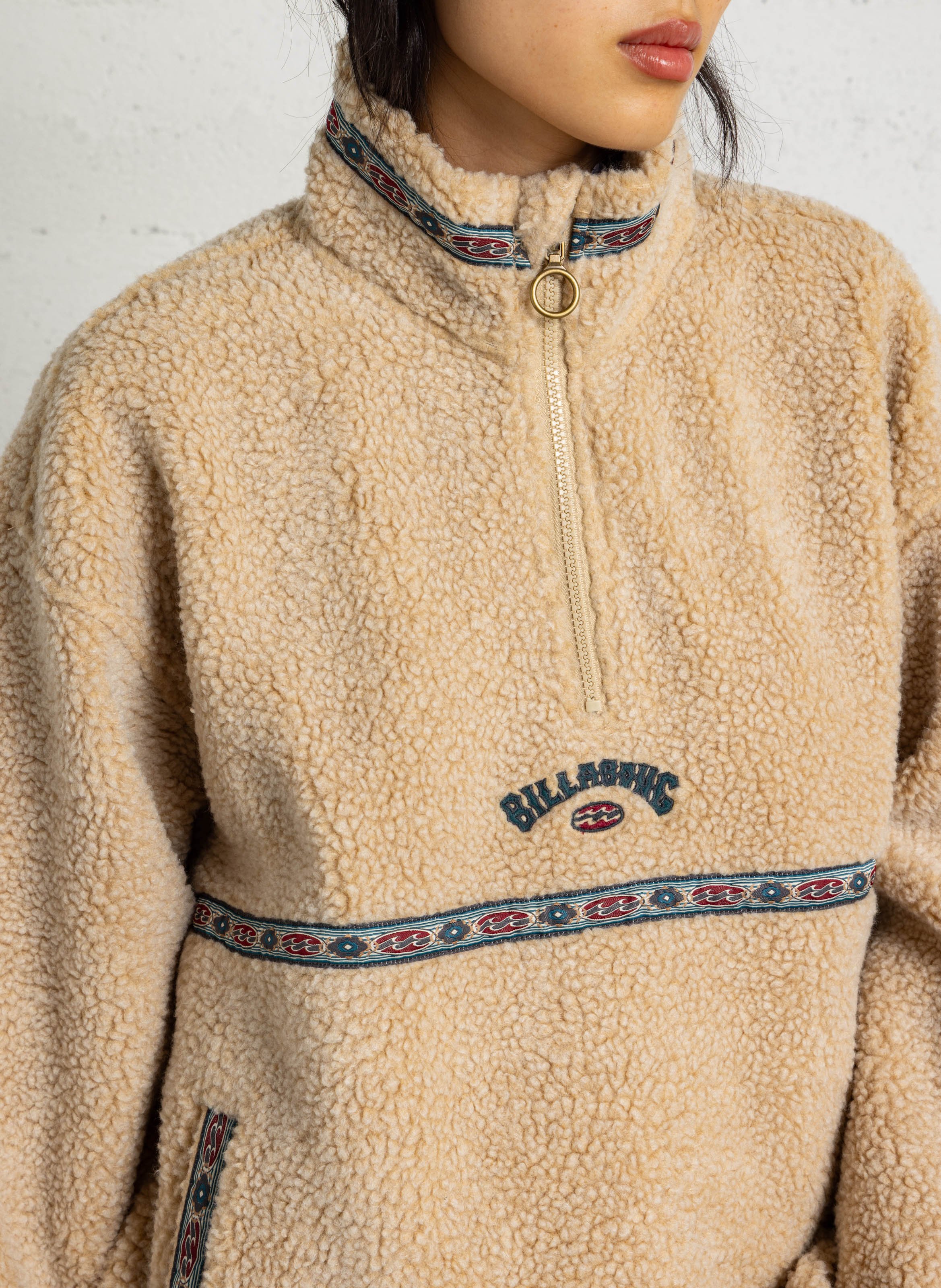 Ruime fleece met opstaande kraag, ritssluiting en borduursel BILLABONG Beige