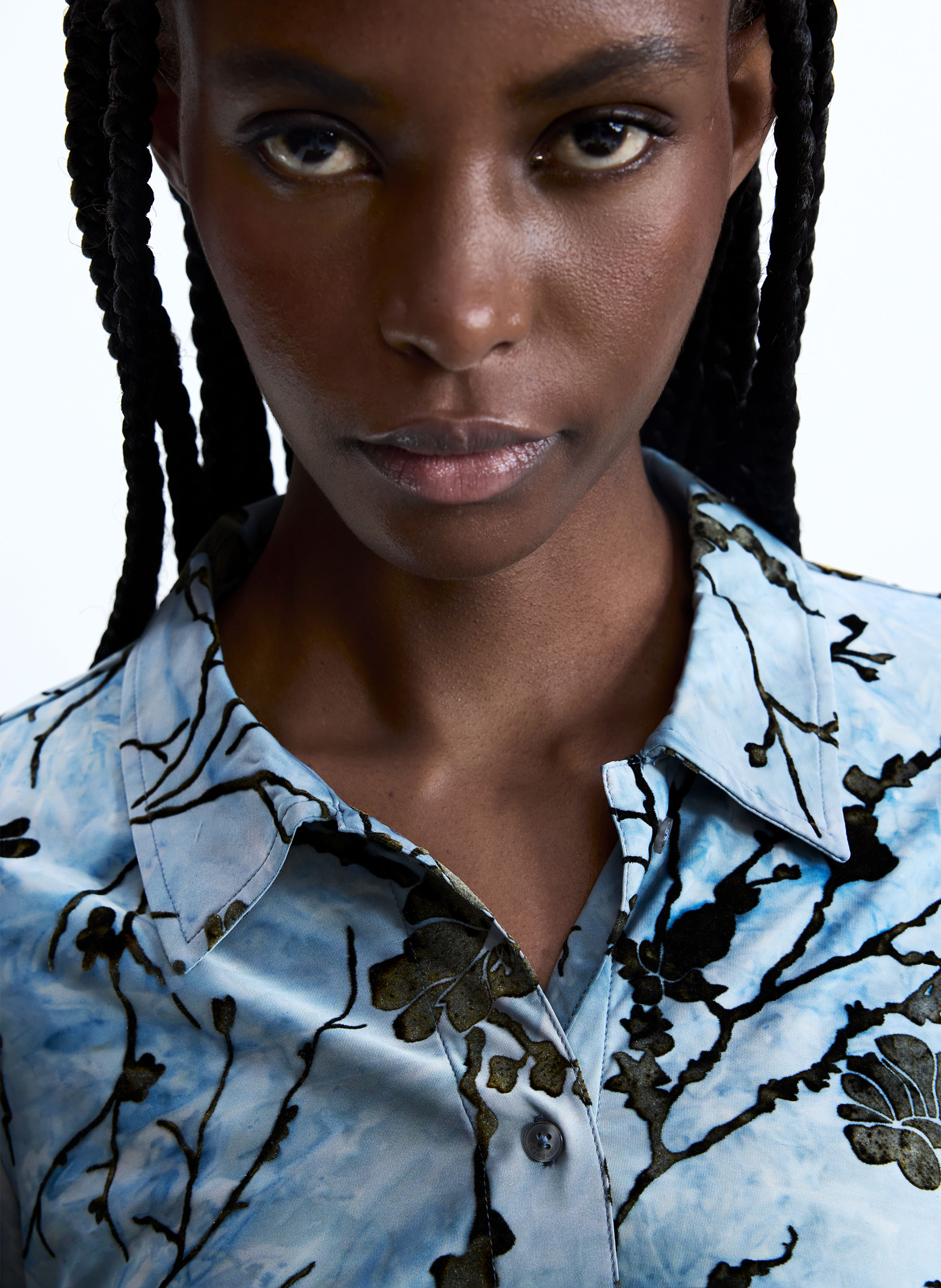 Tailliertes Hemd mit klassischem Kragen DESIGUAL Blau