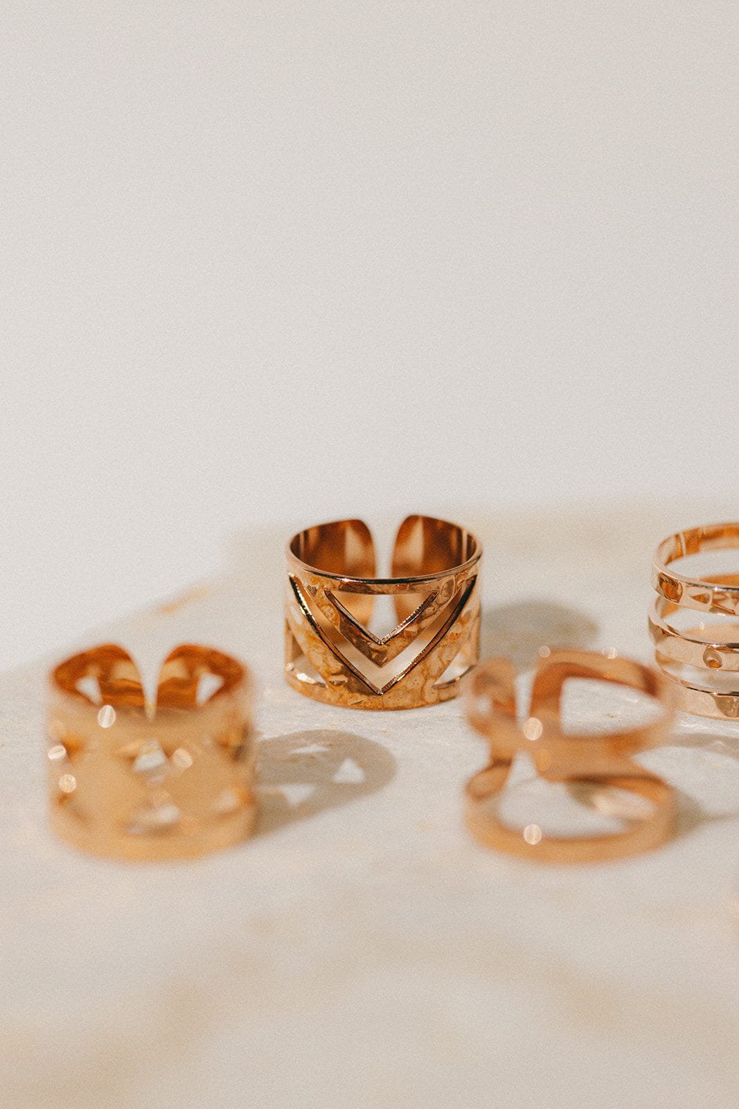 Hammered gold plated ring MONSIEUR SIMONE Pink