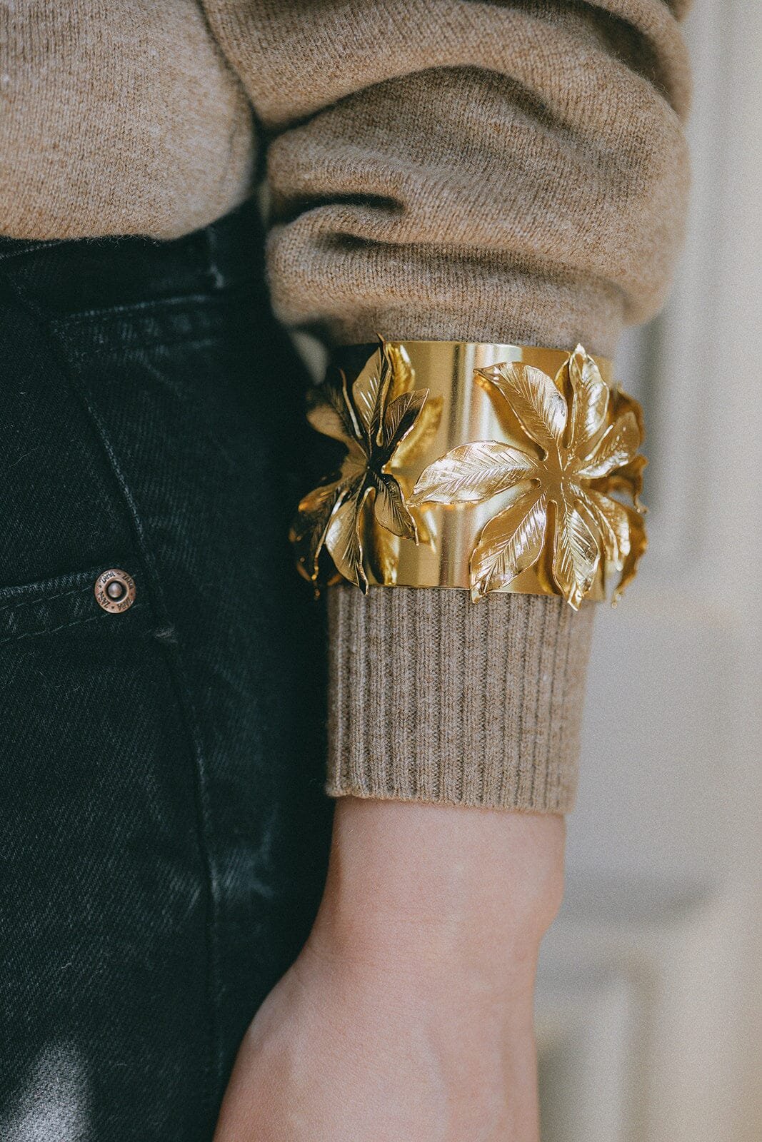 Gold-plated floral cuff Golden