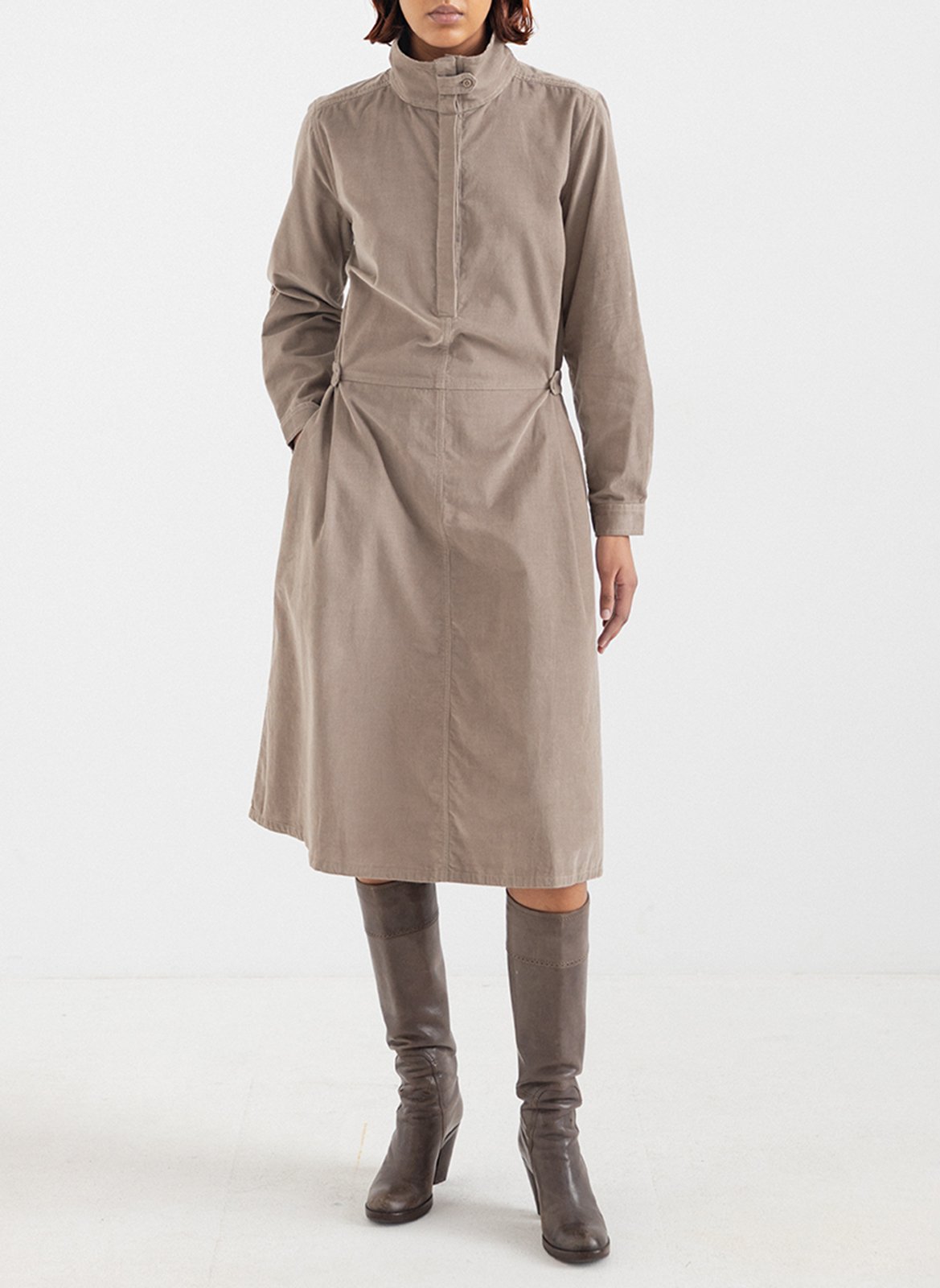 Vestido liso de corte evasé con cuello alto PROJECT-AJ117 Beige