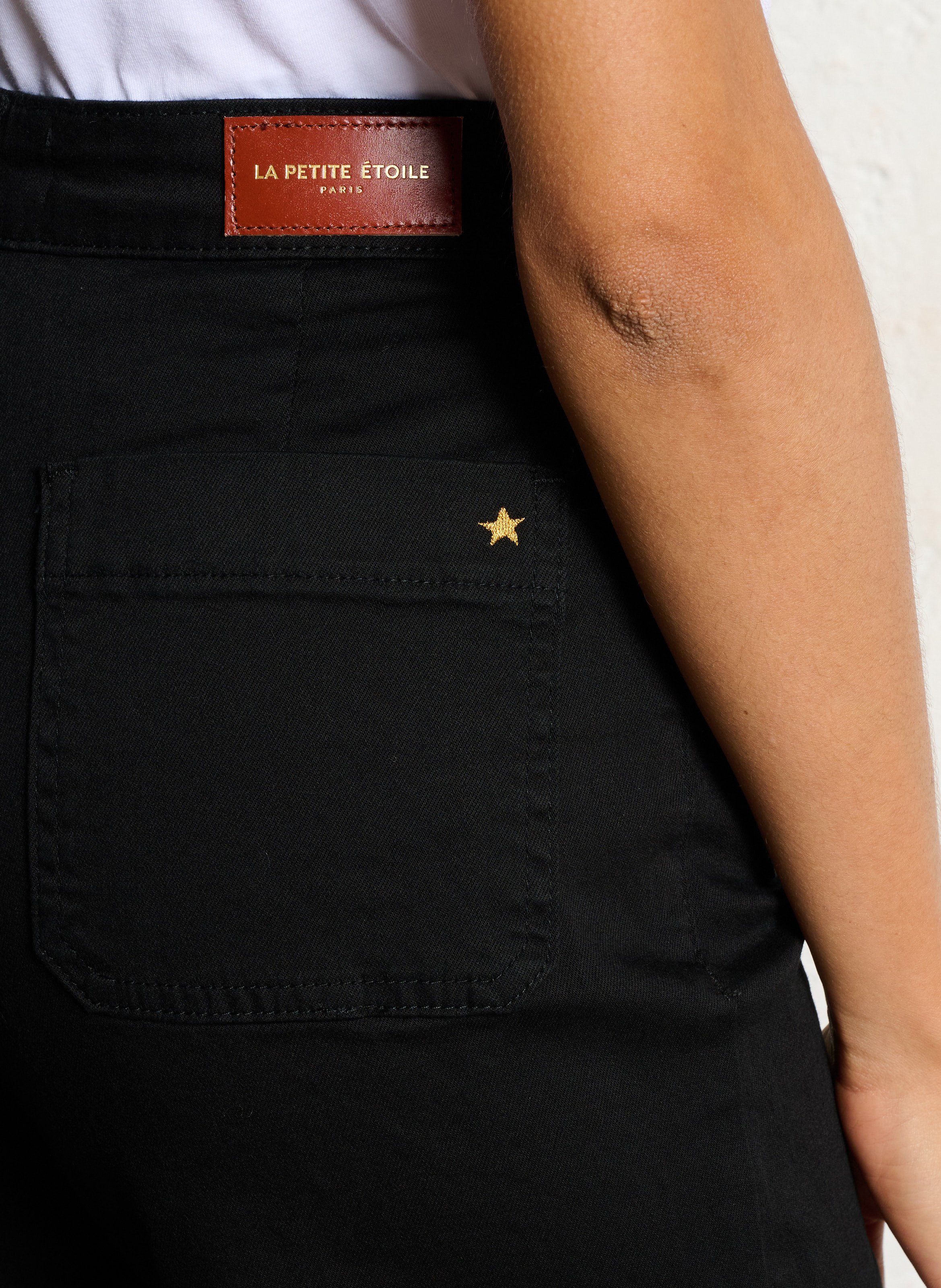 Pantalon large uni à poches plaquées LA PETITE ETOILE Noir