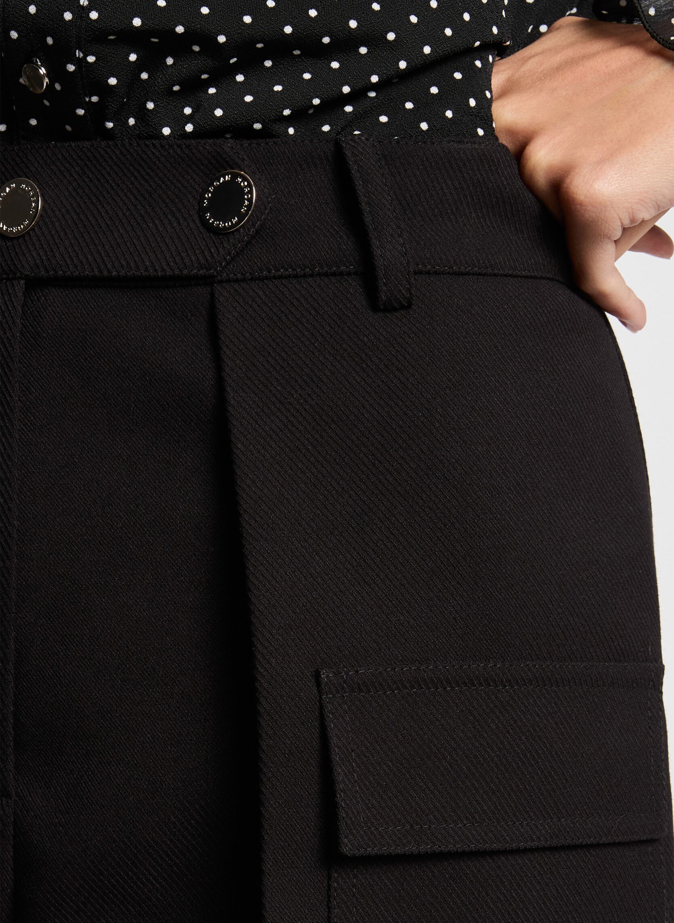 Short met rechte pijpen en effen kleur met klepzakken MORGAN Zwart