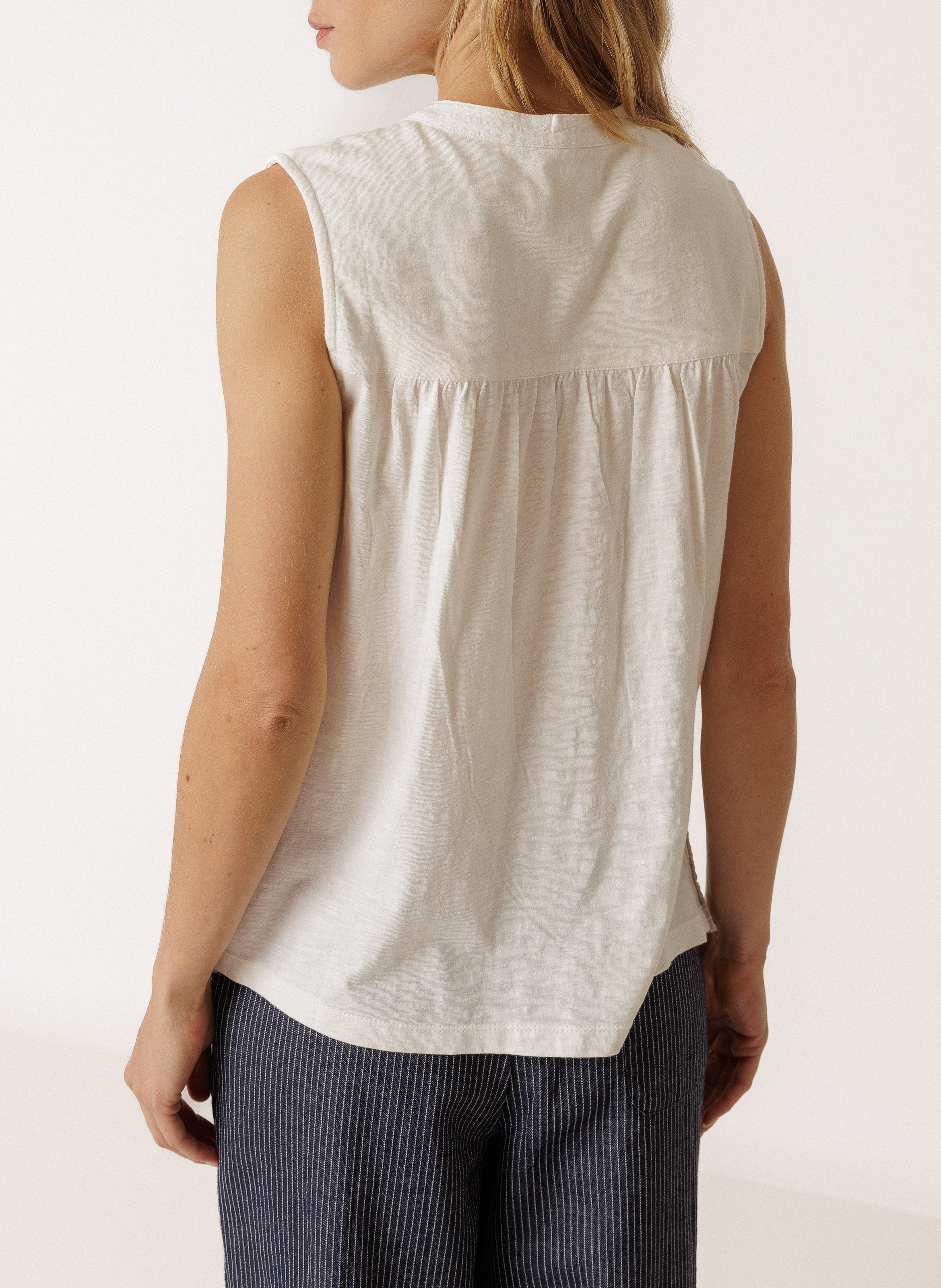 Oversized hemd met Mao-kraag INDI & COLD Beige