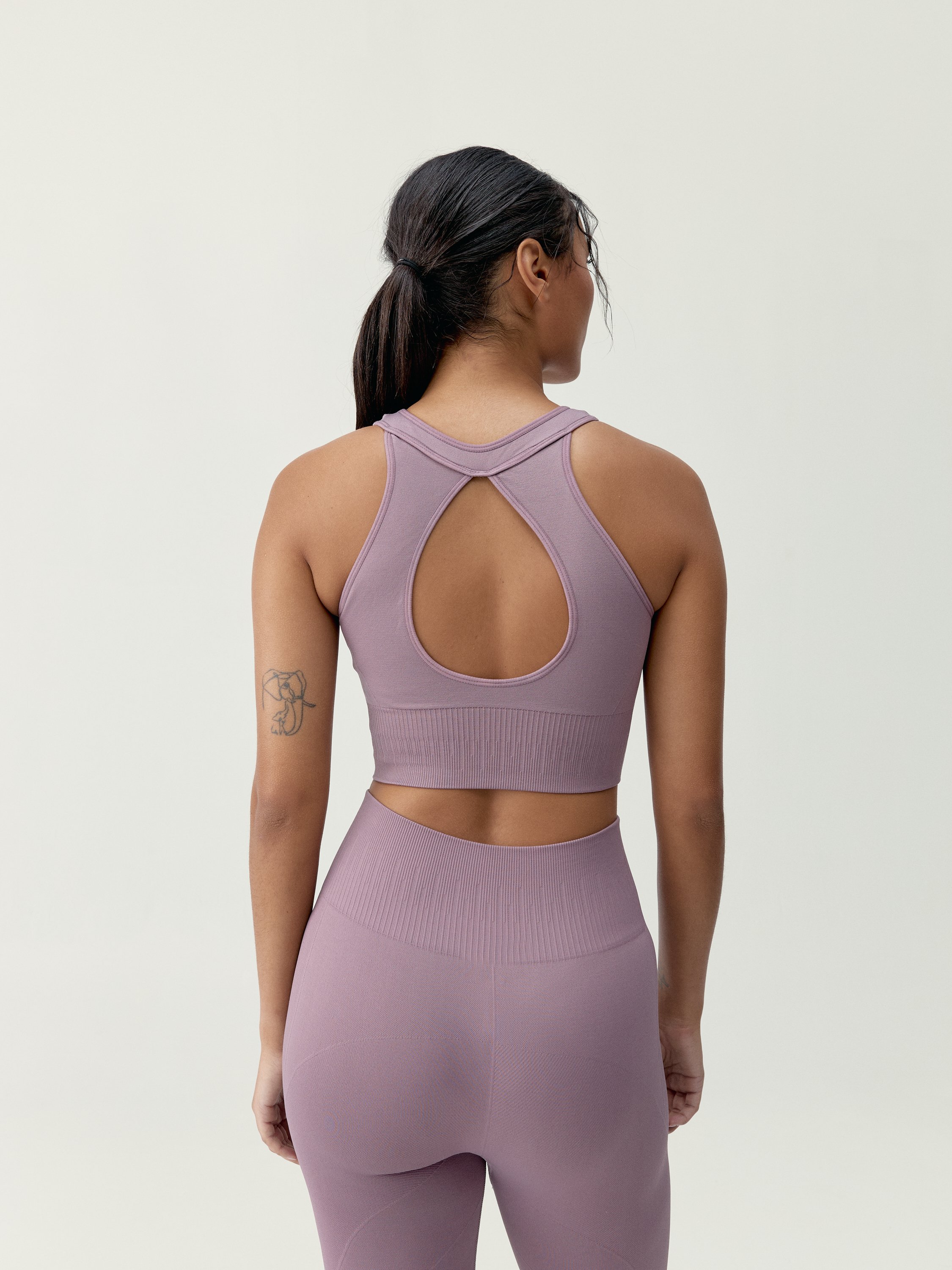 Seamless medium support sports bra BORN Pink