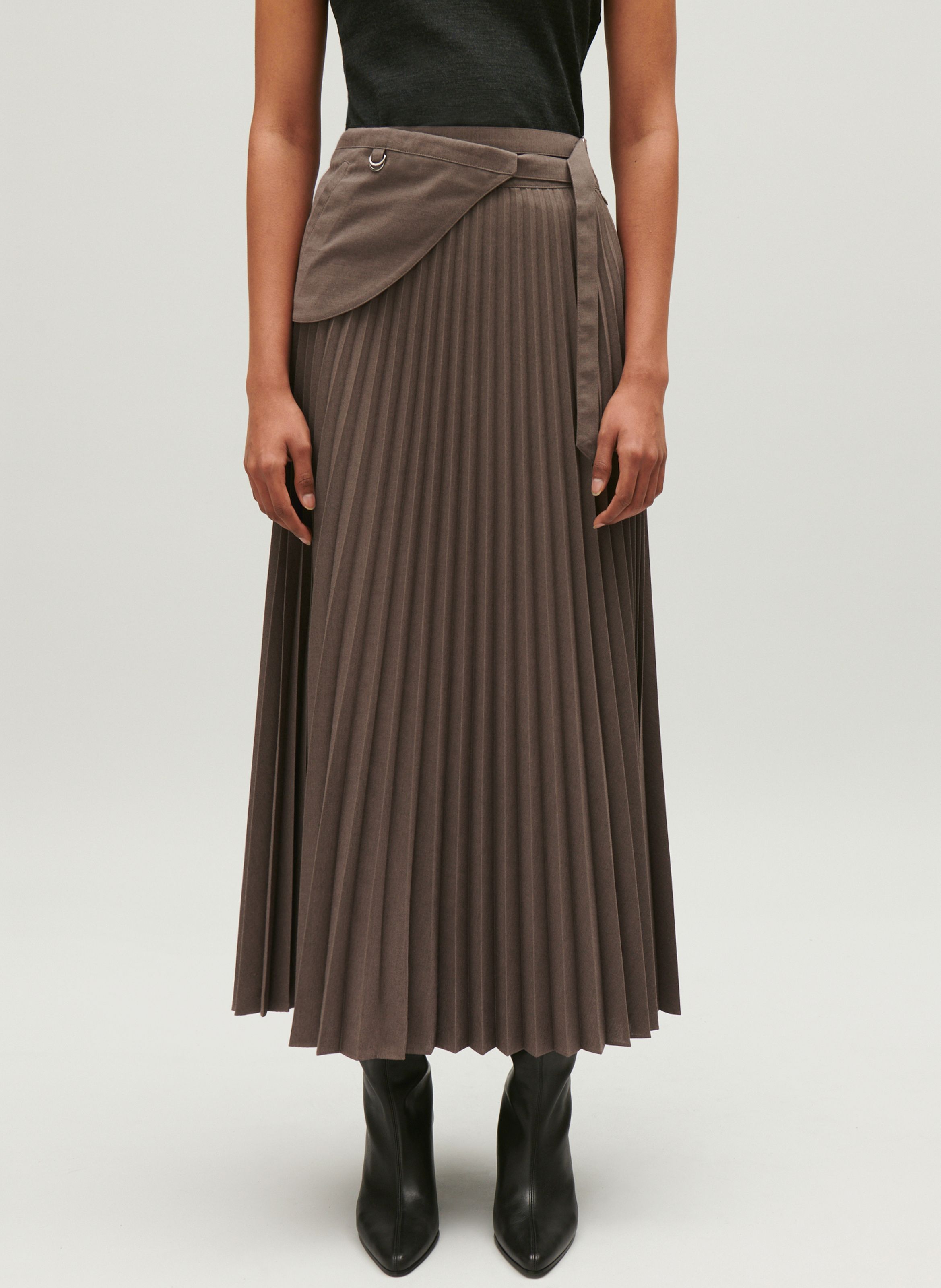 Brown Long pleated mid high waisted skirt