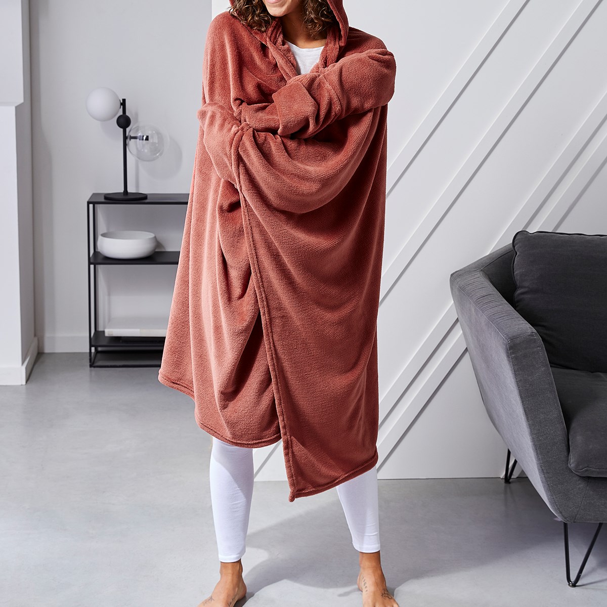 Plain hooded throw Red