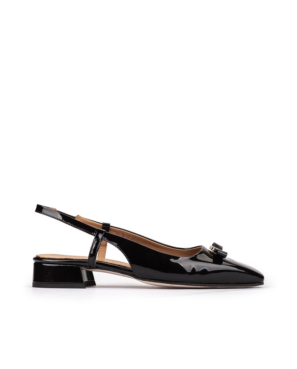 Ballet flats in black patent leather. PEDRO MIRALLES Black