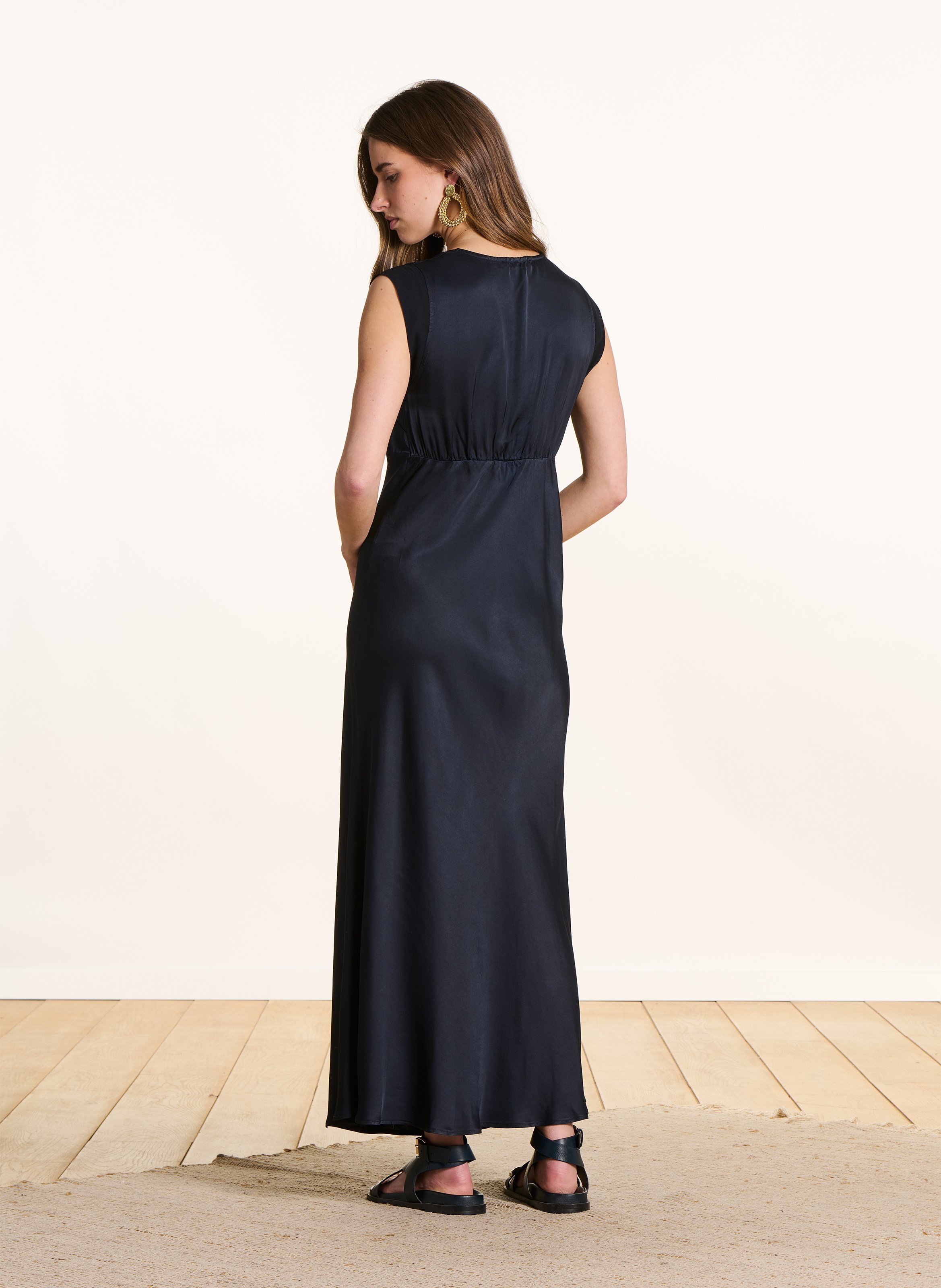 Langes Kleid mit V-Ausschnitt LA FEE MARABOUTEE Blau