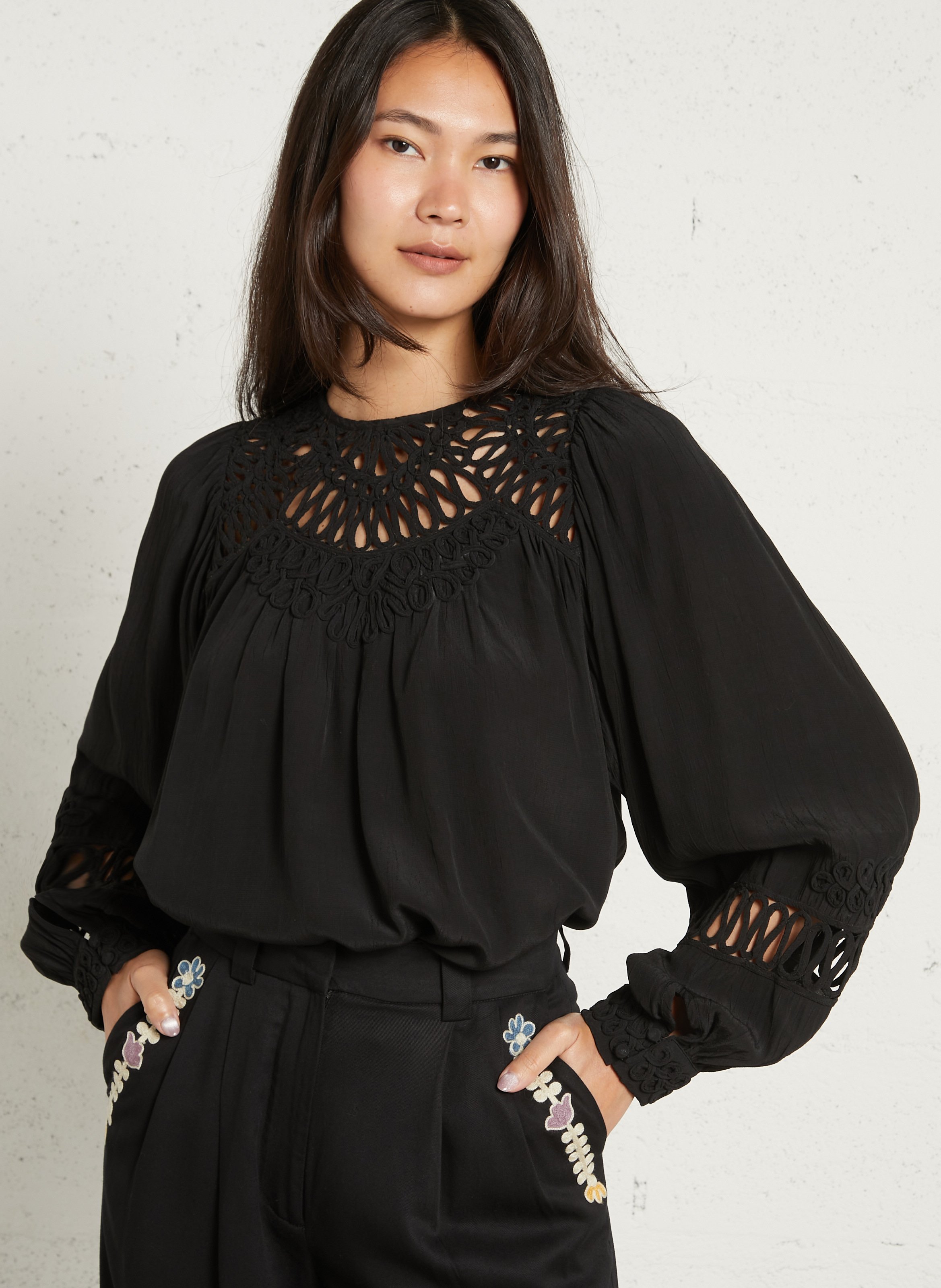 Blouse col rond brodée LOUISE MISHA Noir