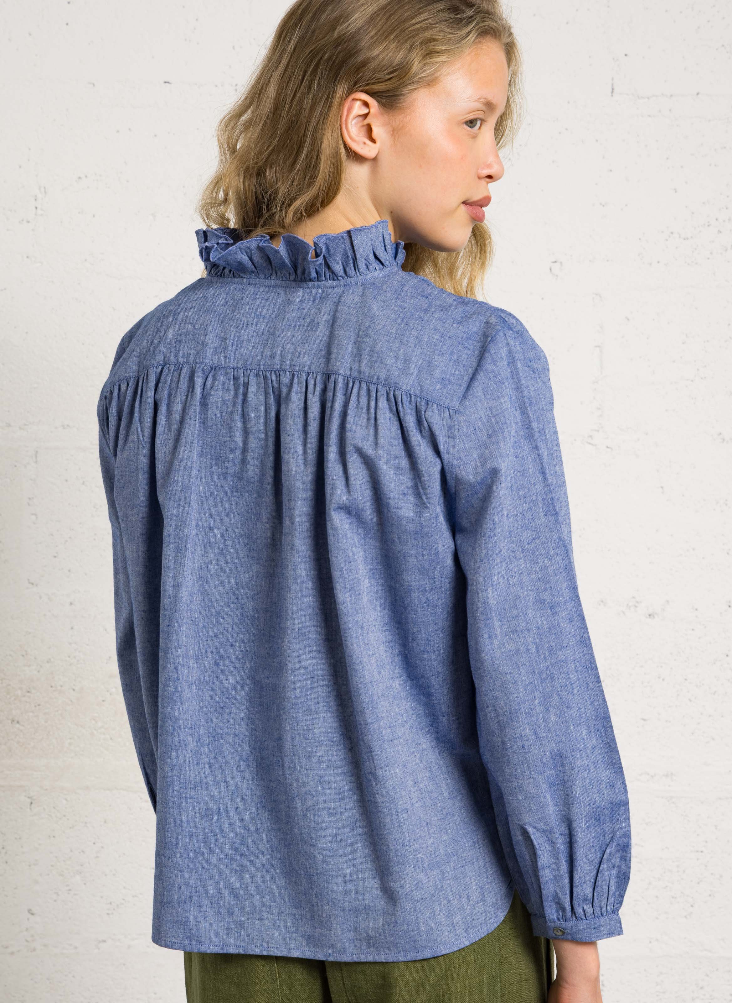 Bluse mit Rundhalsausschnitt und Volants BELLA JONES Blau