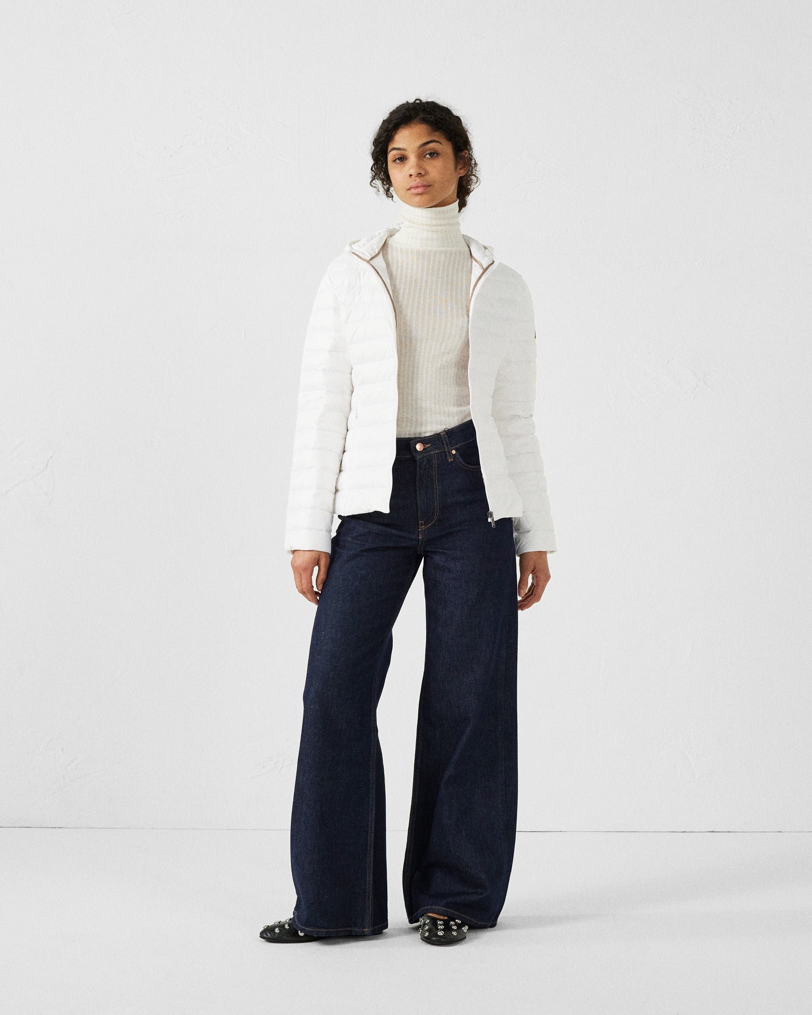 Lightweight hooded puffer jacket Cloe JOTT White