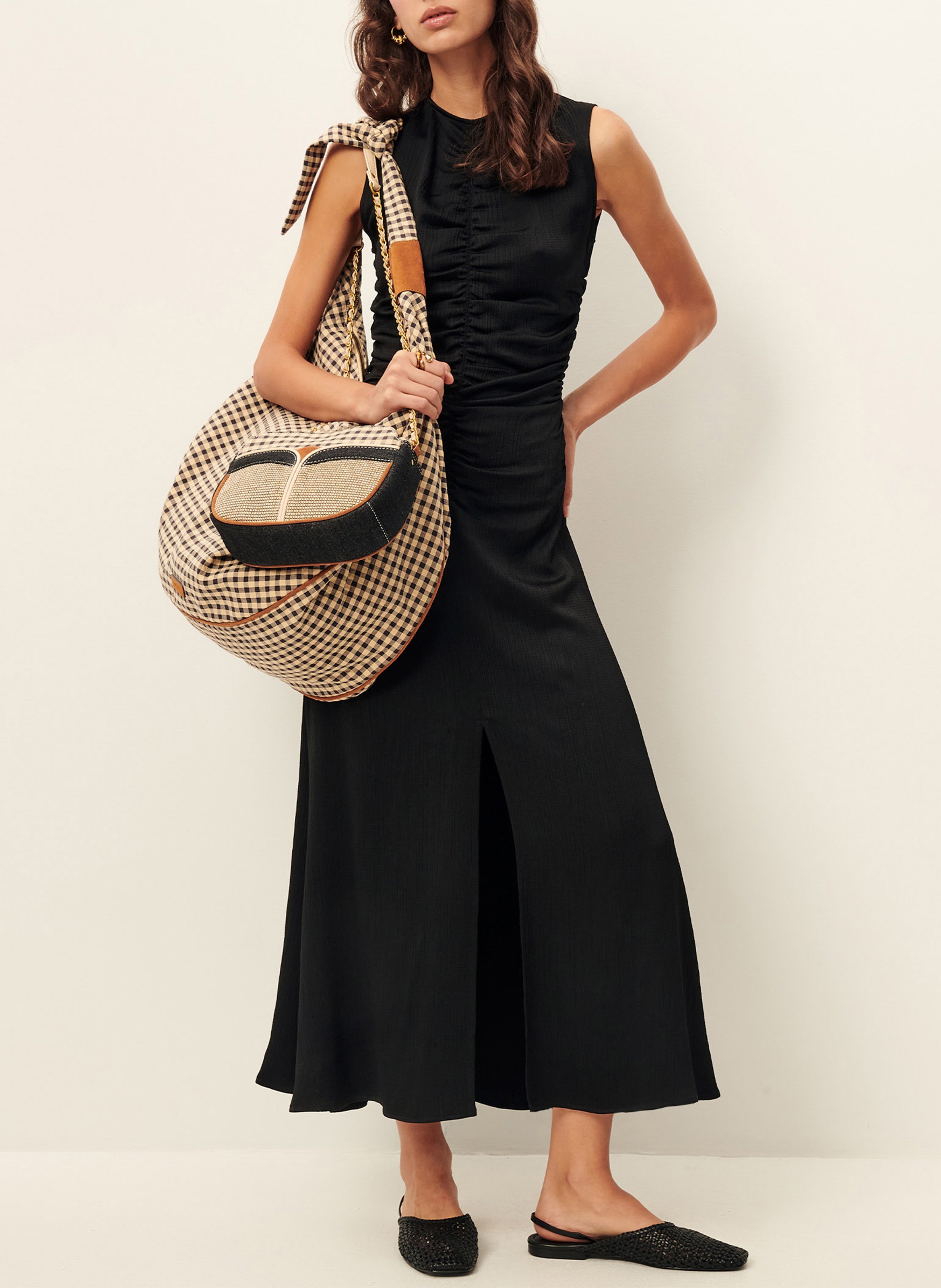 Lange jurk met ronde hals en plooien SESSUN Zwart