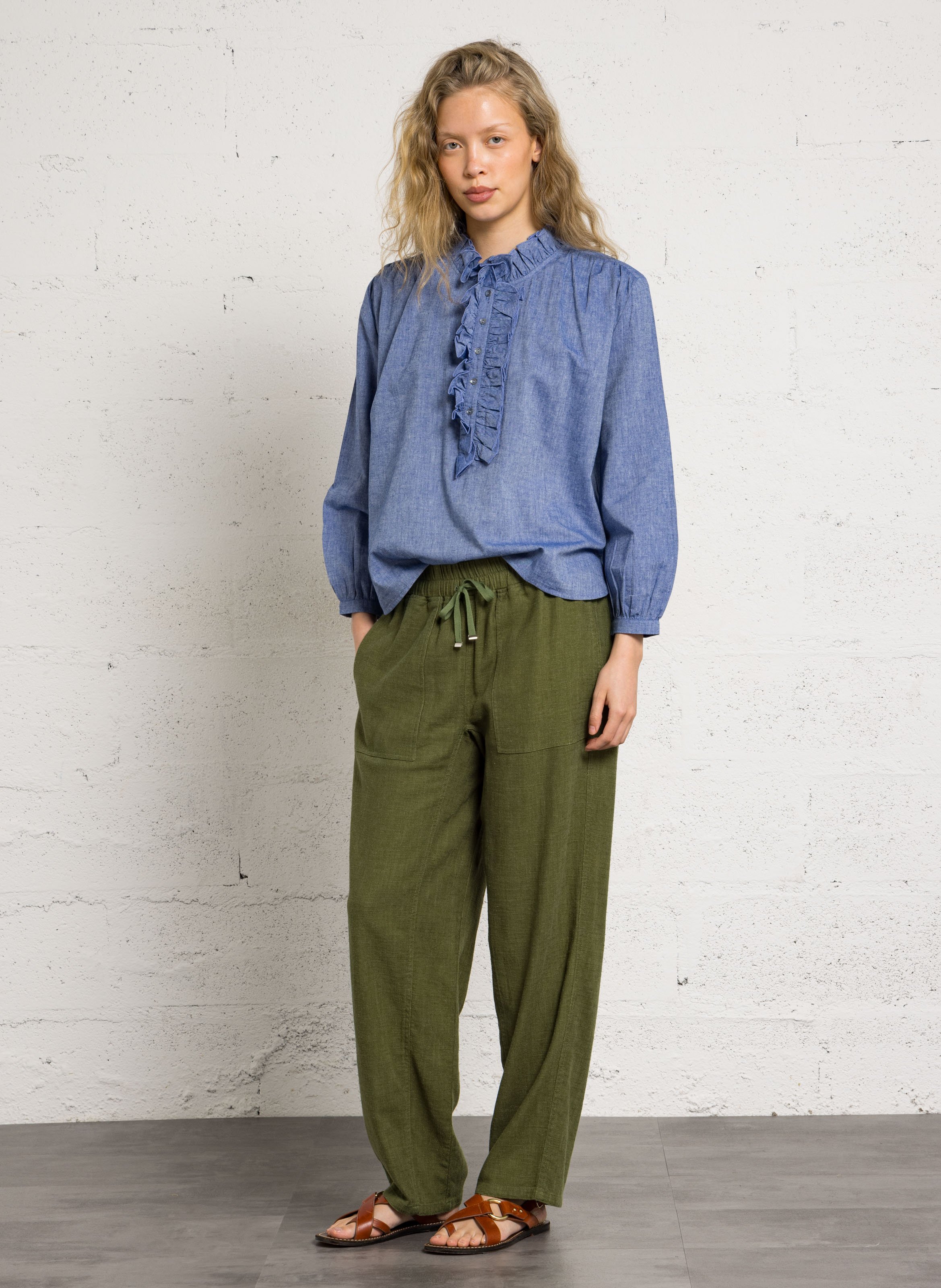 Bluse mit Rundhalsausschnitt und Volants BELLA JONES Blau