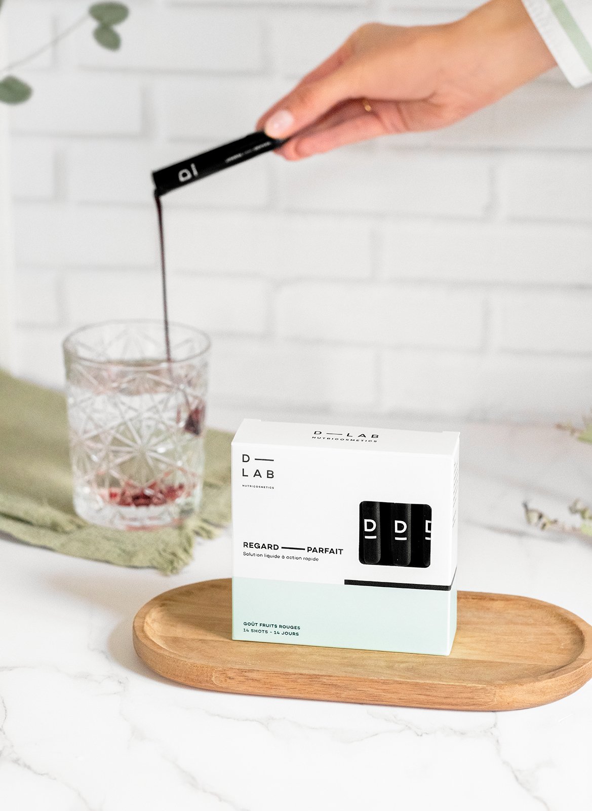 Perfect Look Solution
Snelwerkende oplossing D-LAB NUTRICOSMETICS No color