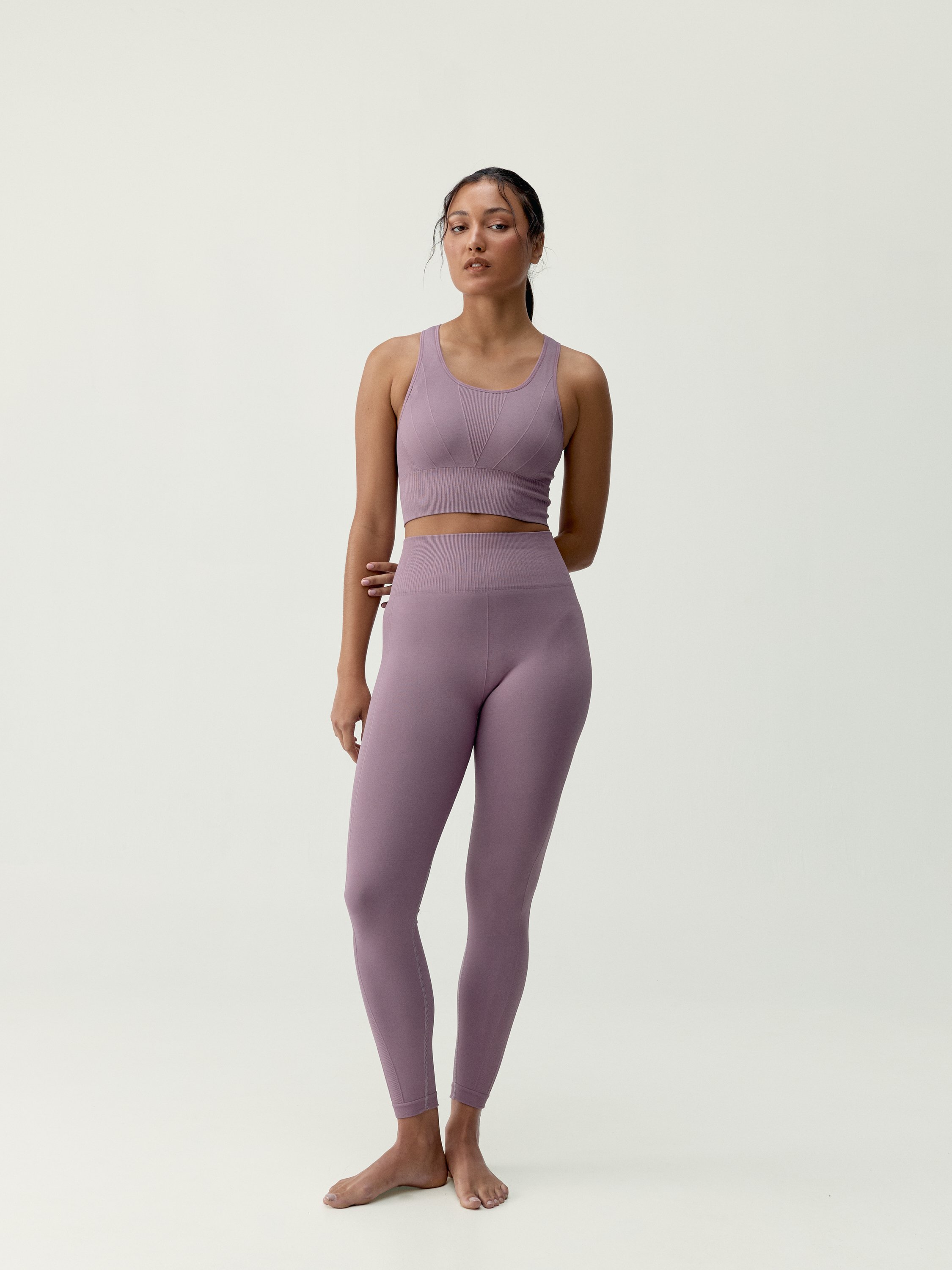 Seamless medium support sports bra BORN Pink