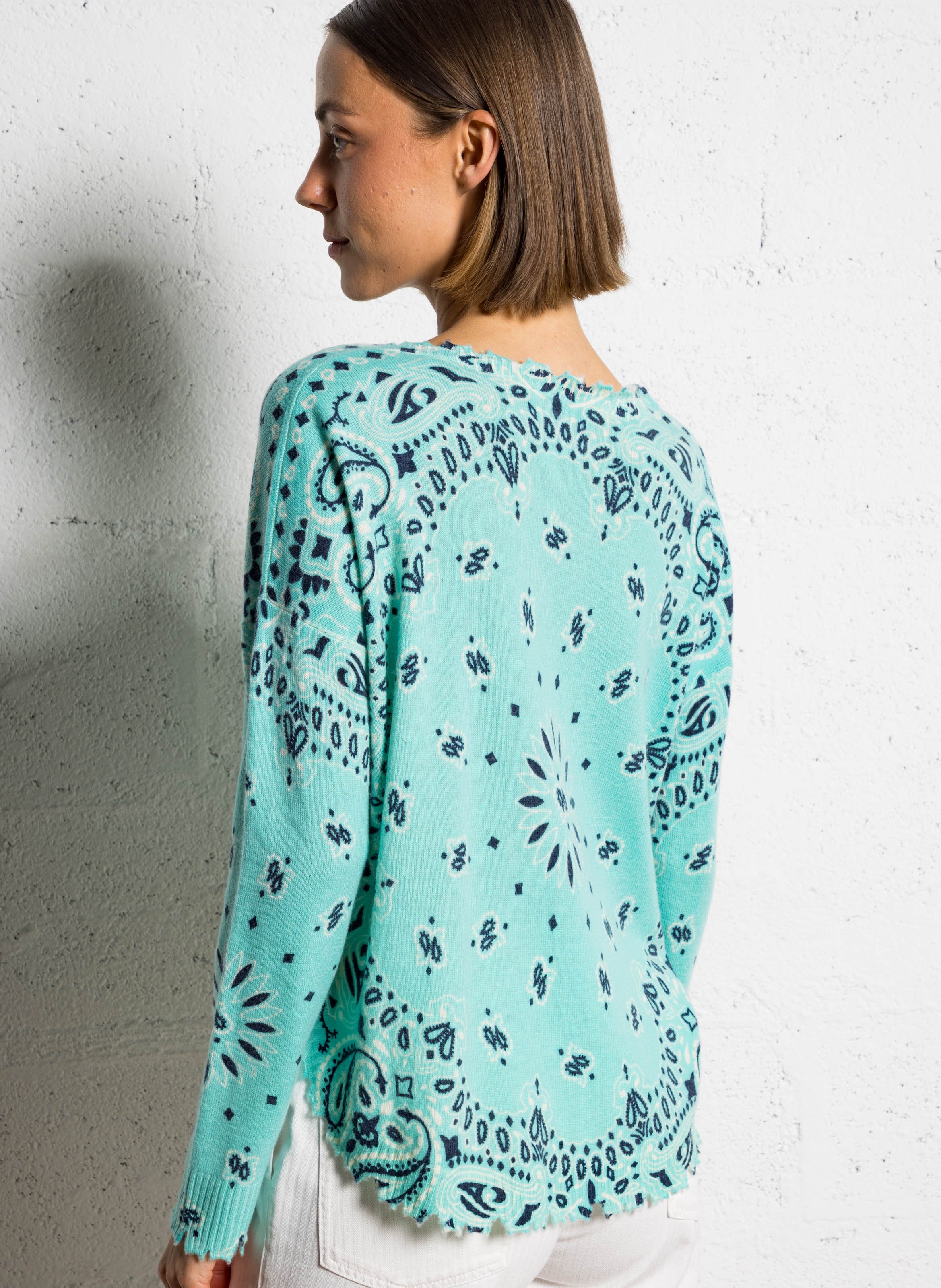 Pull droit col bateau motif bandana en cachemire KUJTEN Vert