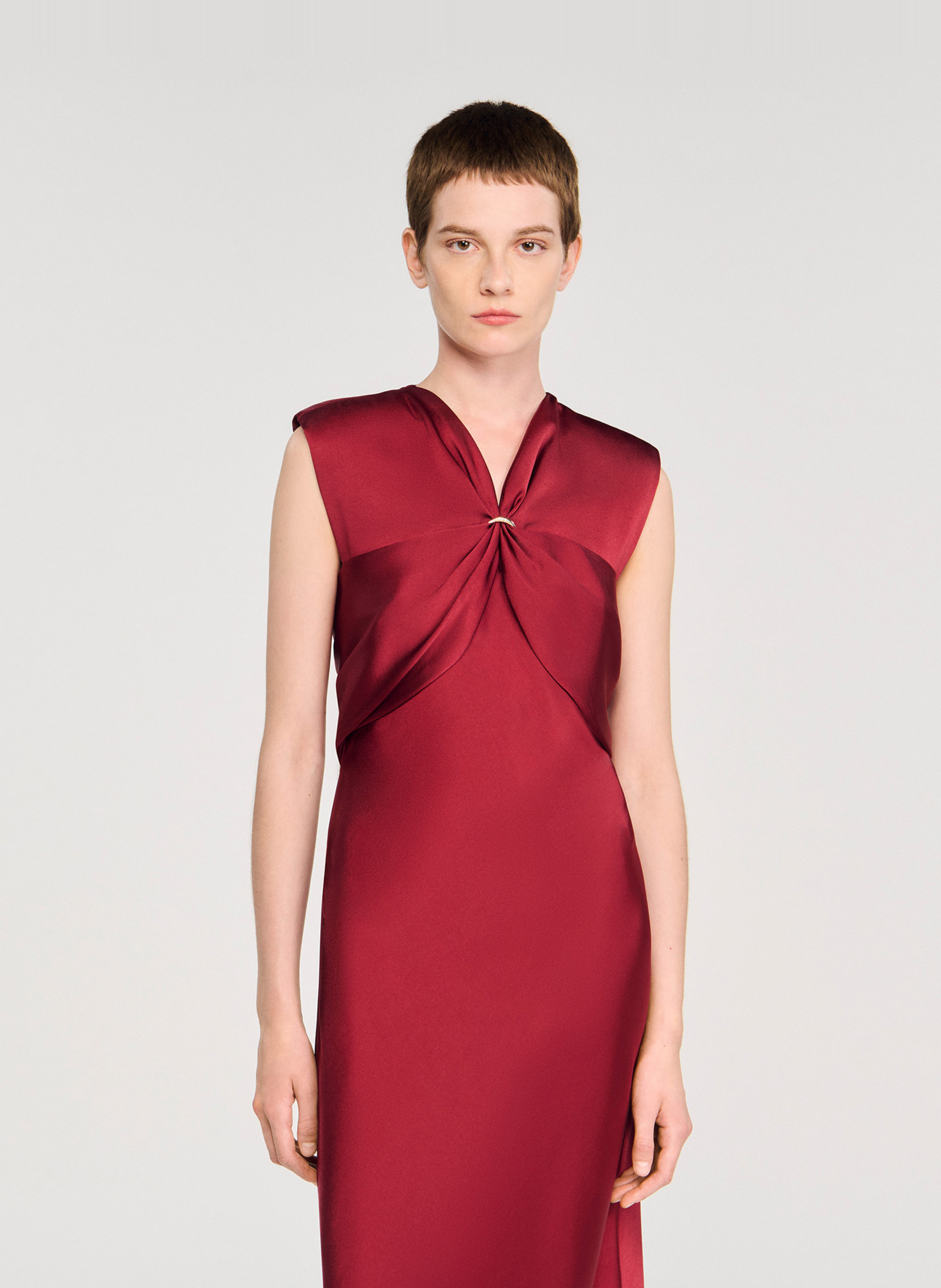Robe longue cintrée satinée SANDRO Rouge