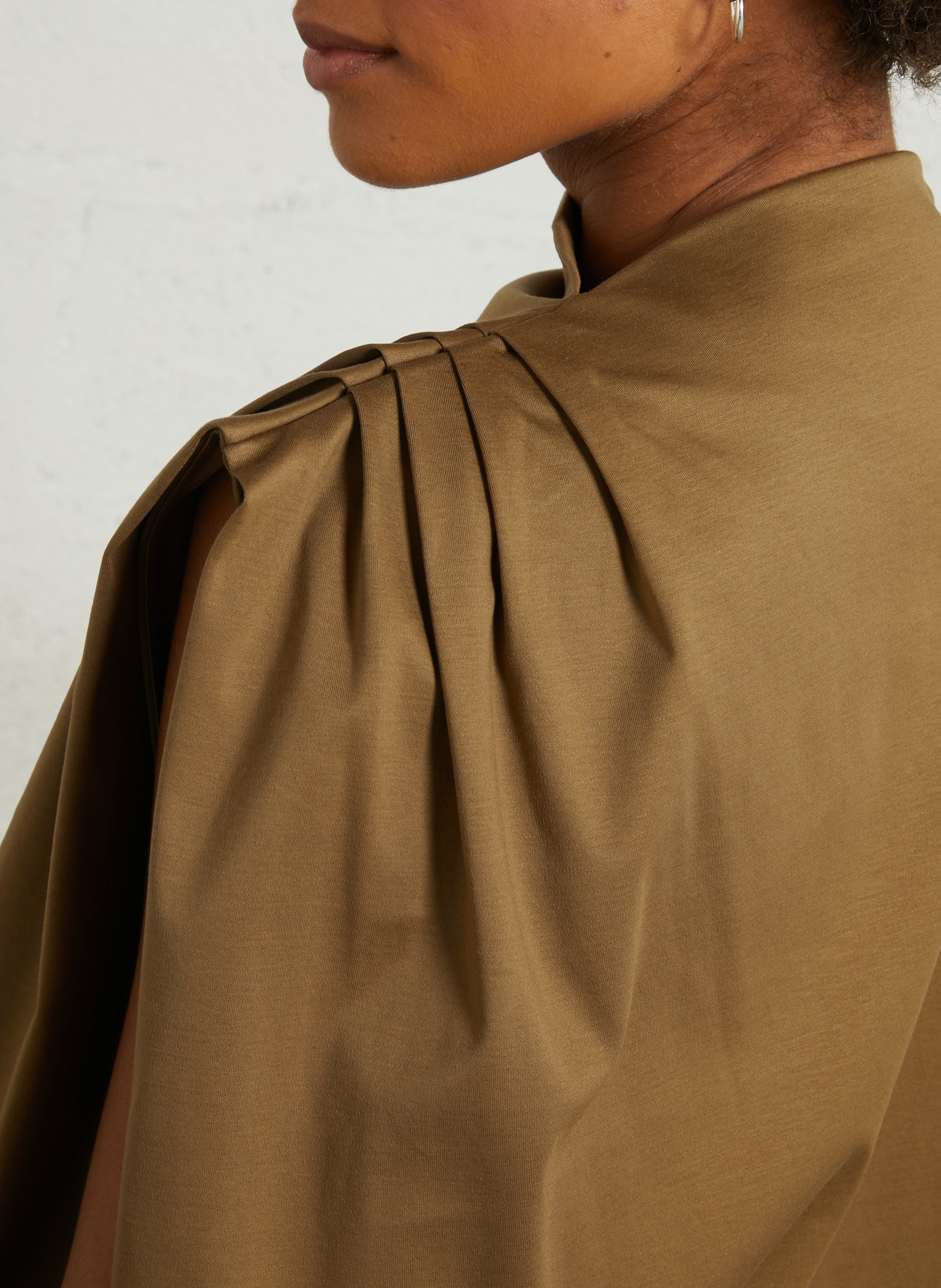 Ruimvallende top met ronde hals SOEUR Beige