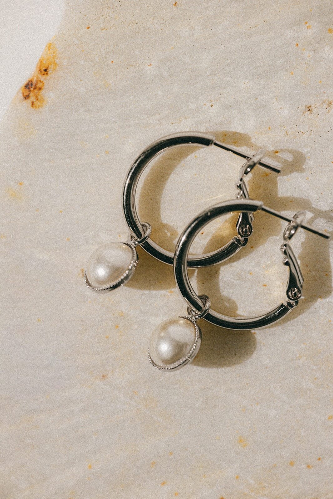 Small silver-plated hoop earrings with pearls MONSIEUR SIMONE Silver