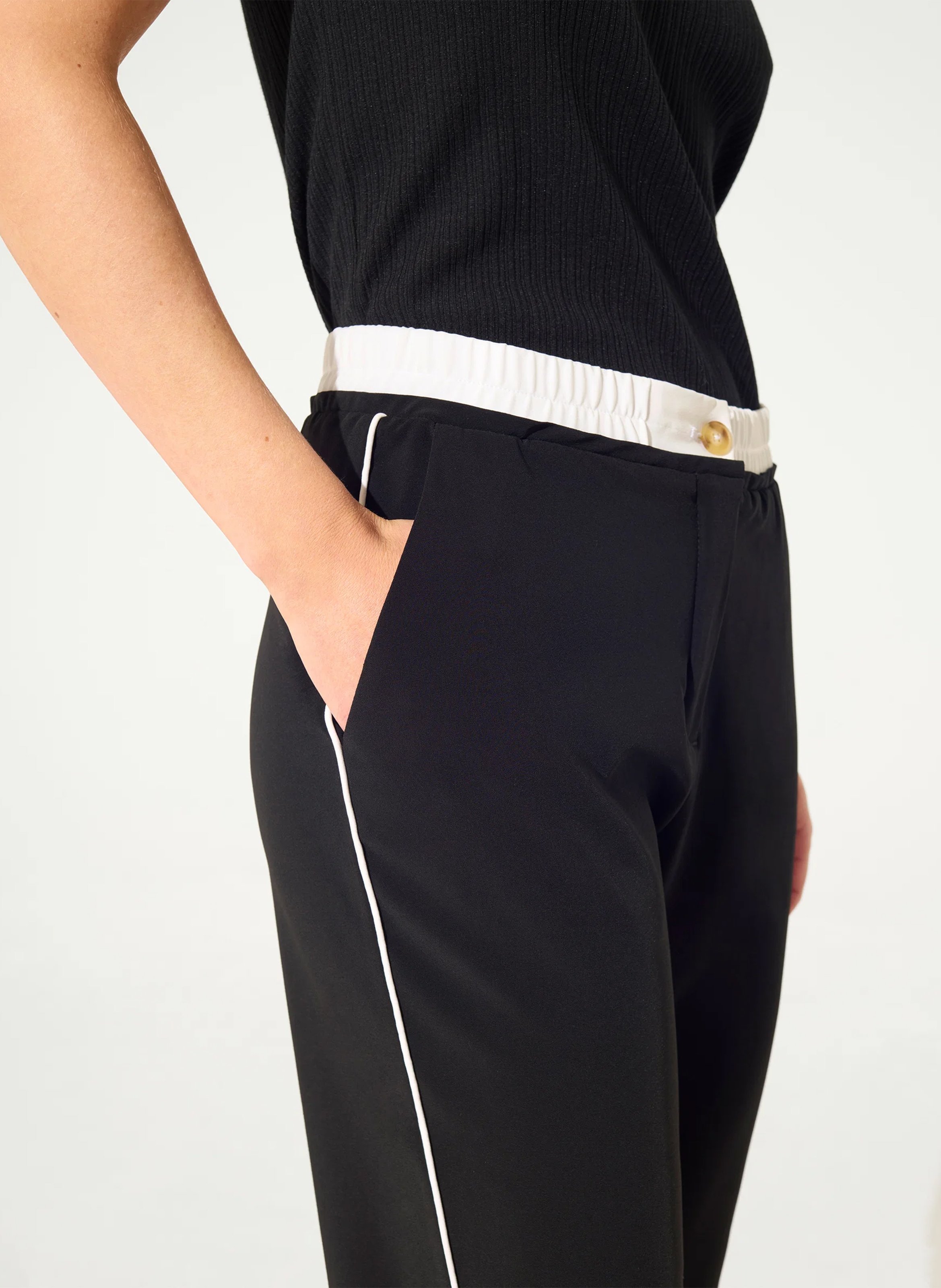 Gerade geschnittene Hose 7/8-Länge COTELAC ACOTE Schwarz