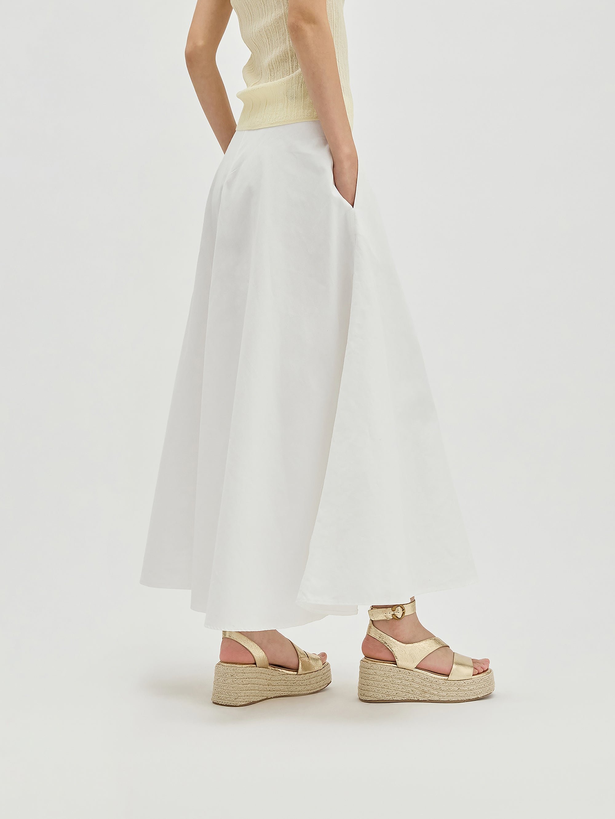 Platform sandals in metallic effect leather with strap VANESSA WU Golden