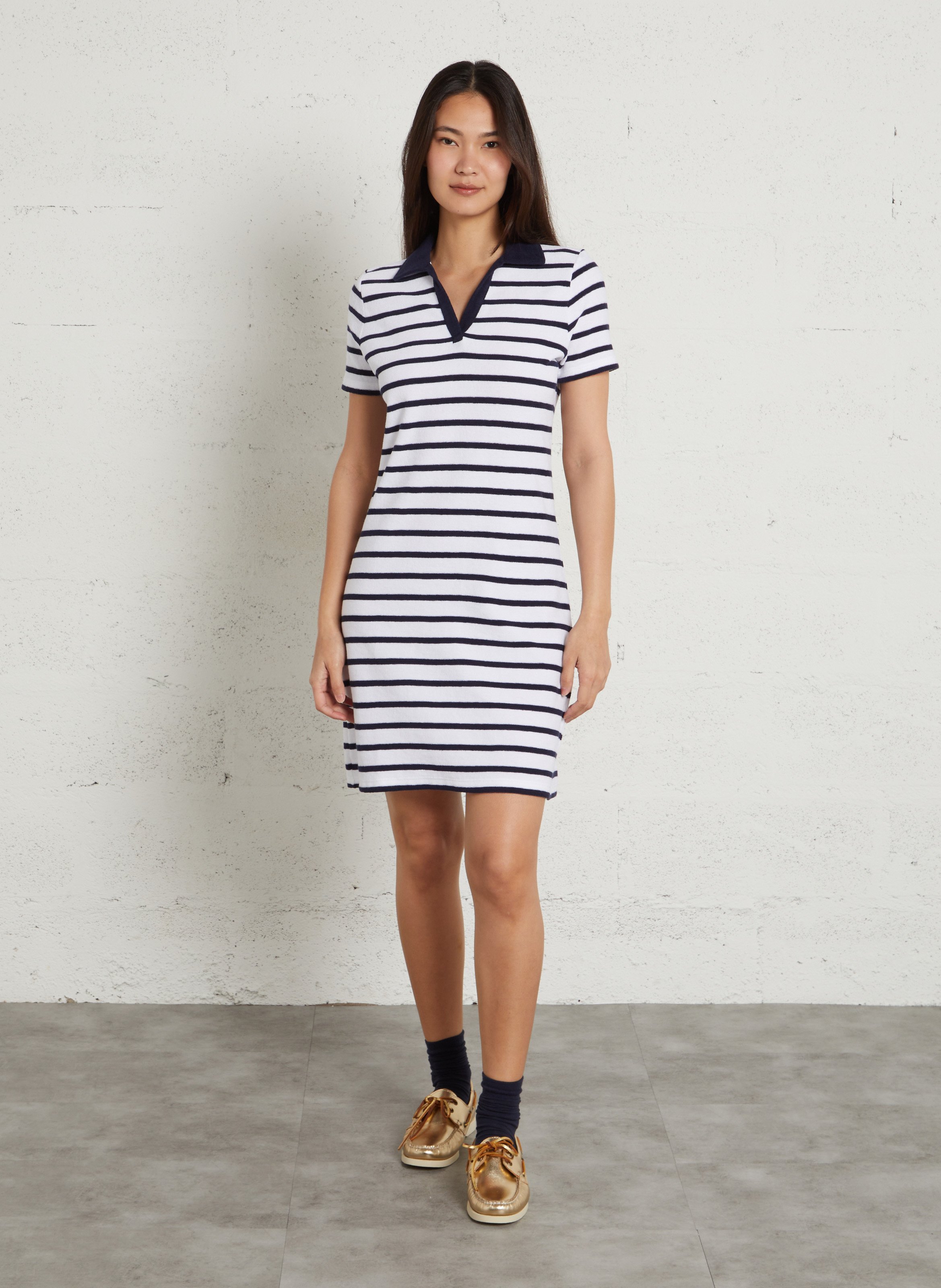 - Smalle strikschouderbandjes - Racerback - Wijd model - Fronsjes- 100% katoen- Gevoerd- Ruglengte: 94 cm. ARMOR LUX Wit