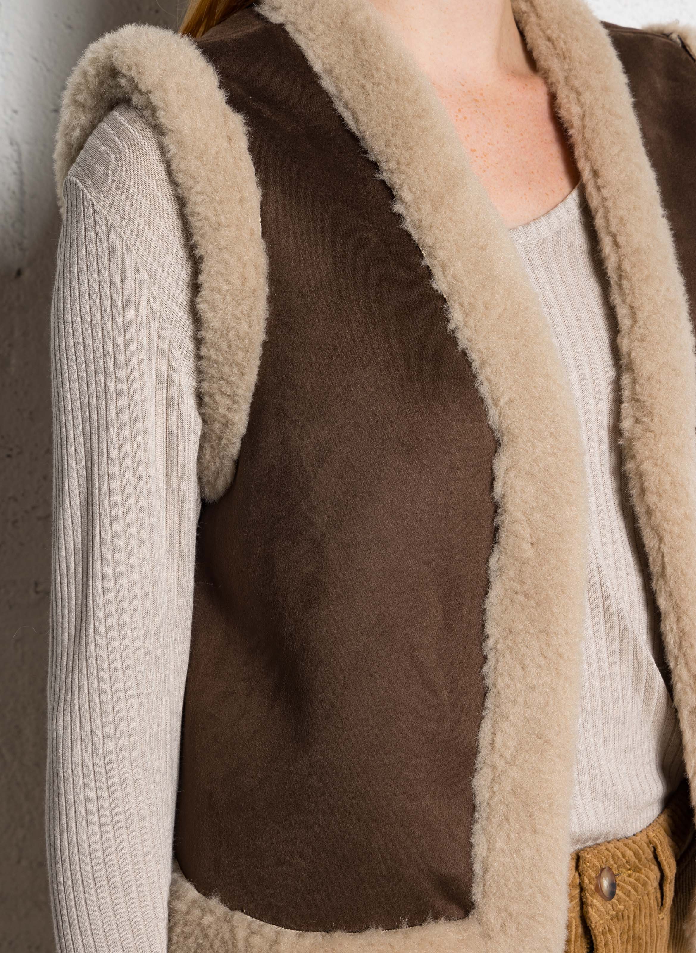 Sleeveless faux shearling vest Brown