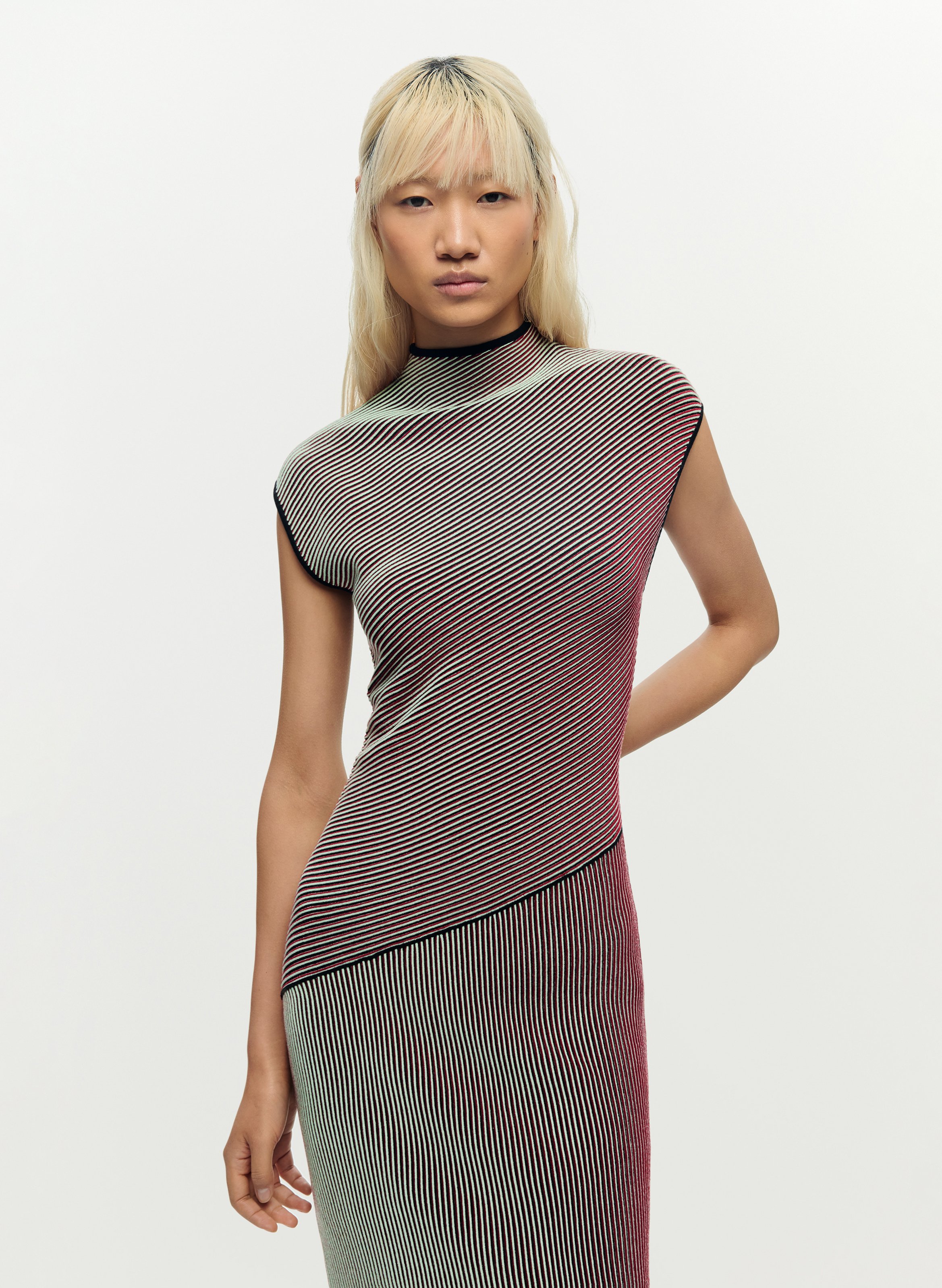 Langes, körpernah geschnittenes Kleid DESIGUAL Grun