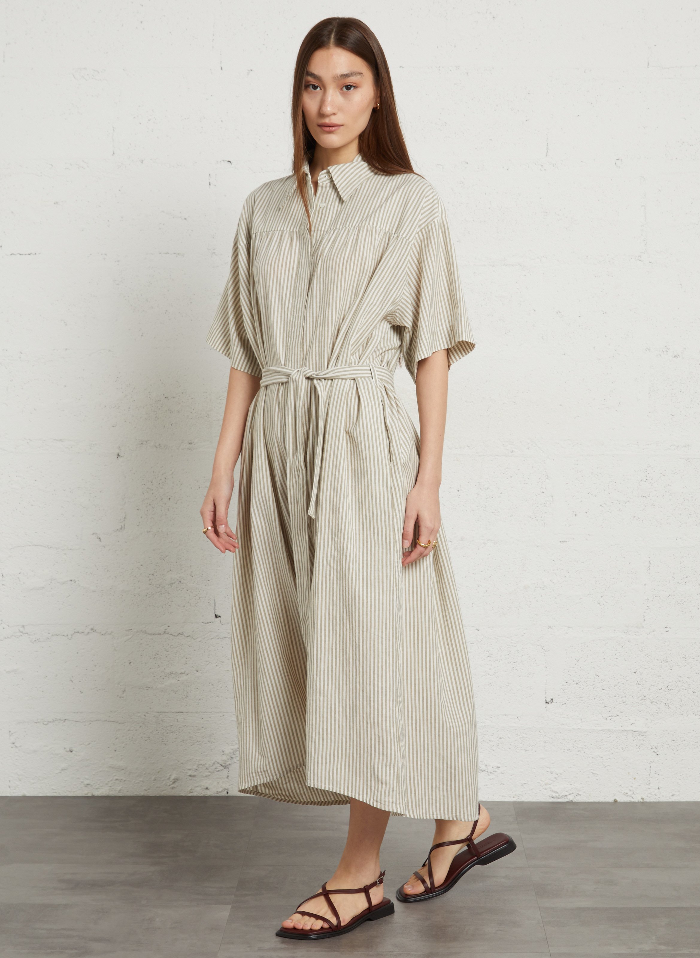 Lage, wijde katoenen jurk FEEKA Beige