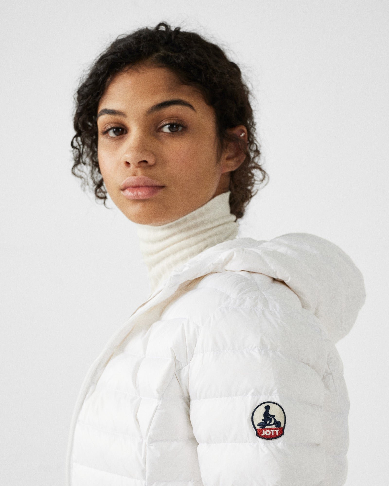 Lightweight hooded puffer jacket Cloe JOTT White
