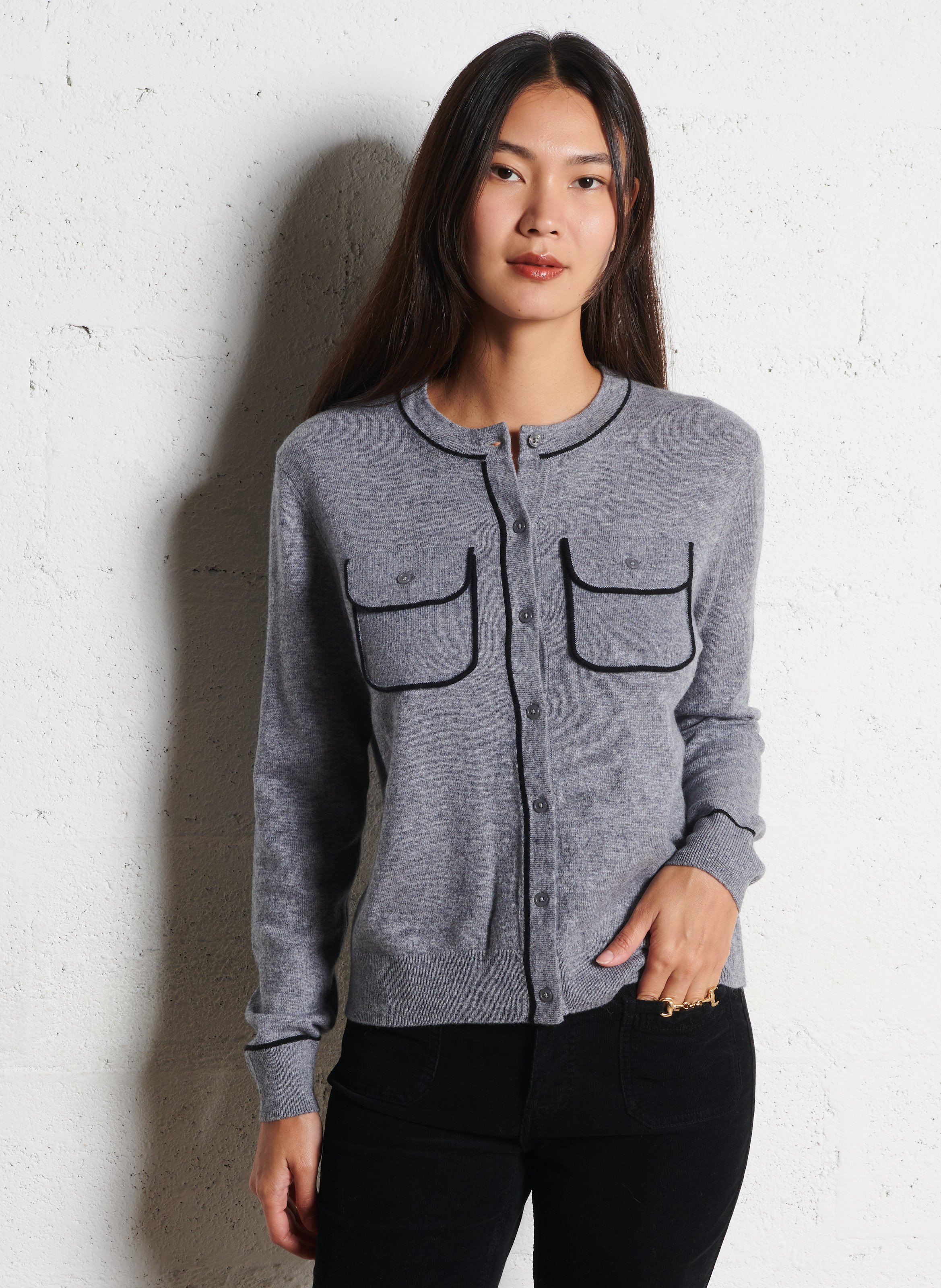 Gerade geschnittene Strickweste mit Rundhalsausschnitt aus Wolle und Kaschmir BERENICE Grau