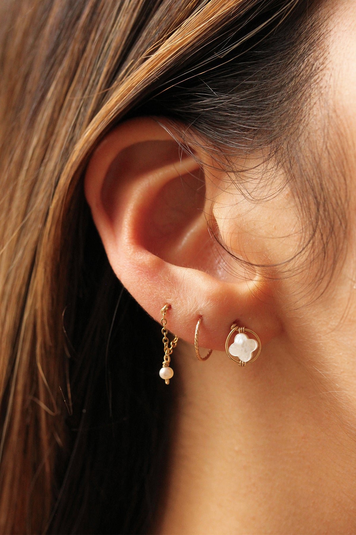 Star stud earrings - mother of pearl YAY Golden