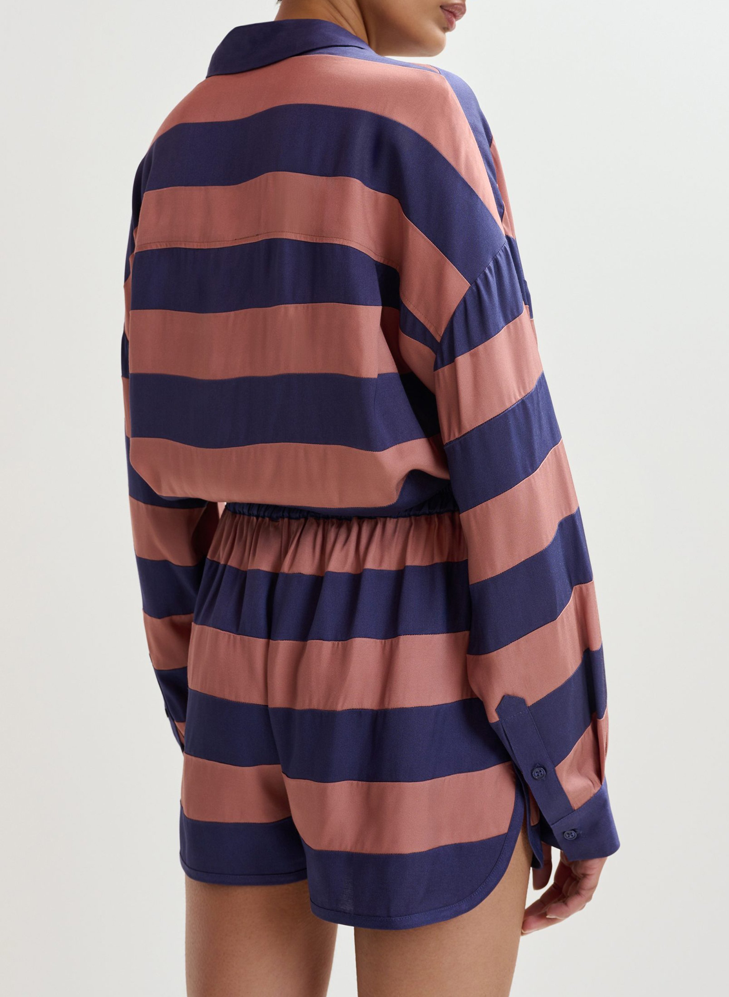 Kurze große gestreifte Shorts ESSENTIEL ANTWERP Rot