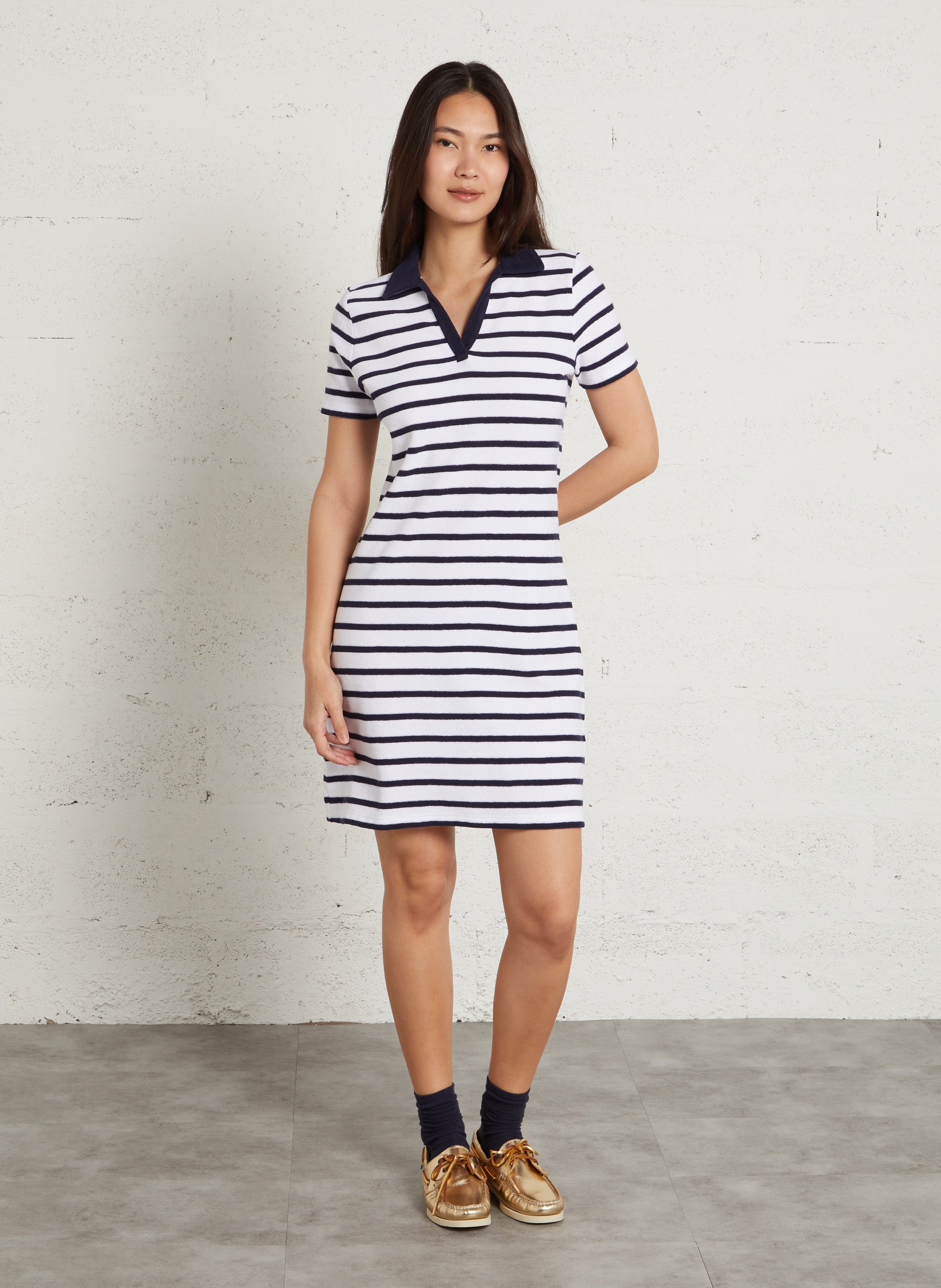 - Smalle strikschouderbandjes - Racerback - Wijd model - Fronsjes- 100% katoen- Gevoerd- Ruglengte: 94 cm. ARMOR LUX Wit