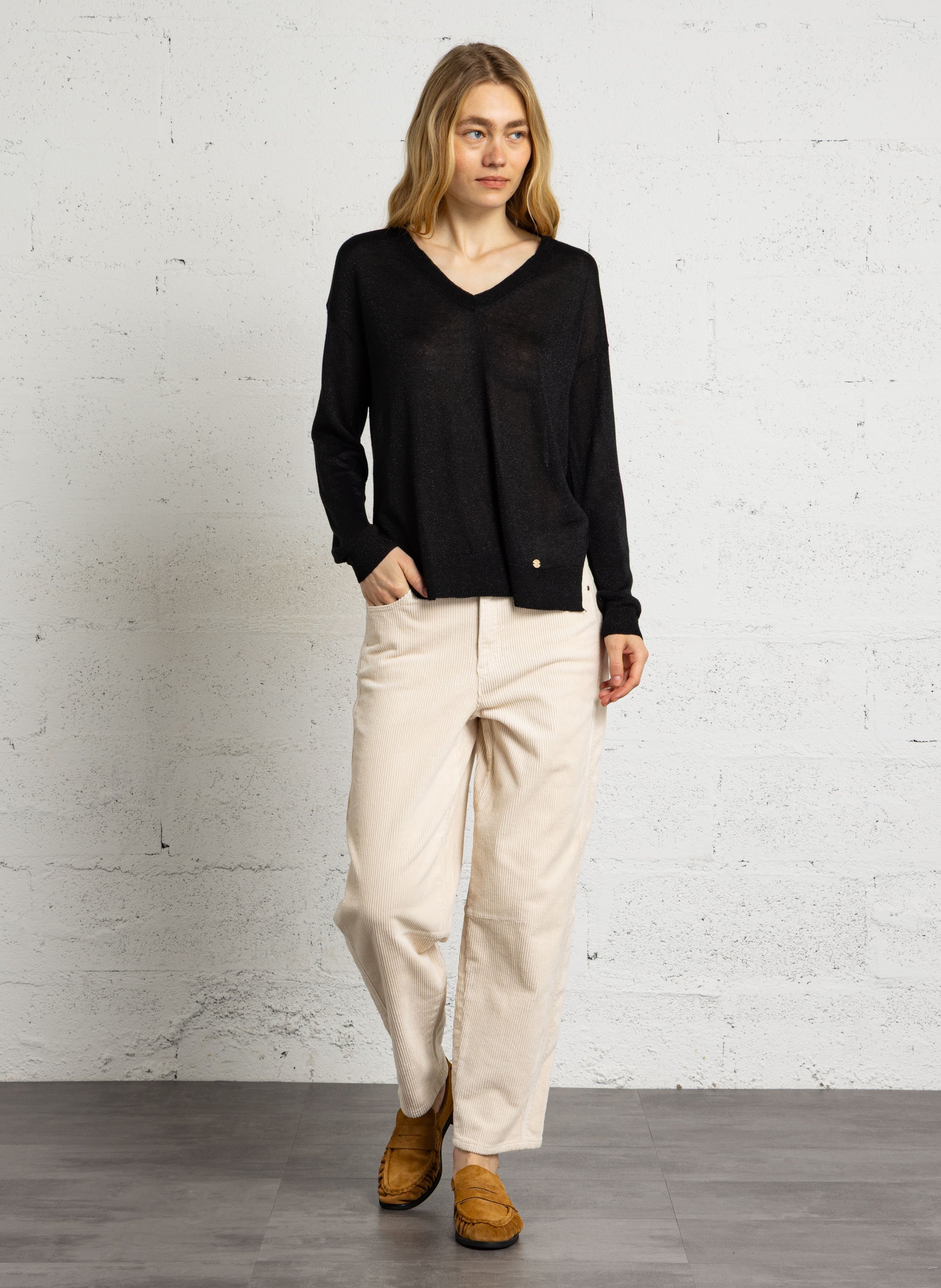 Straight Long-Sleeved Top in Fine Knit LA PETITE ETOILE Black