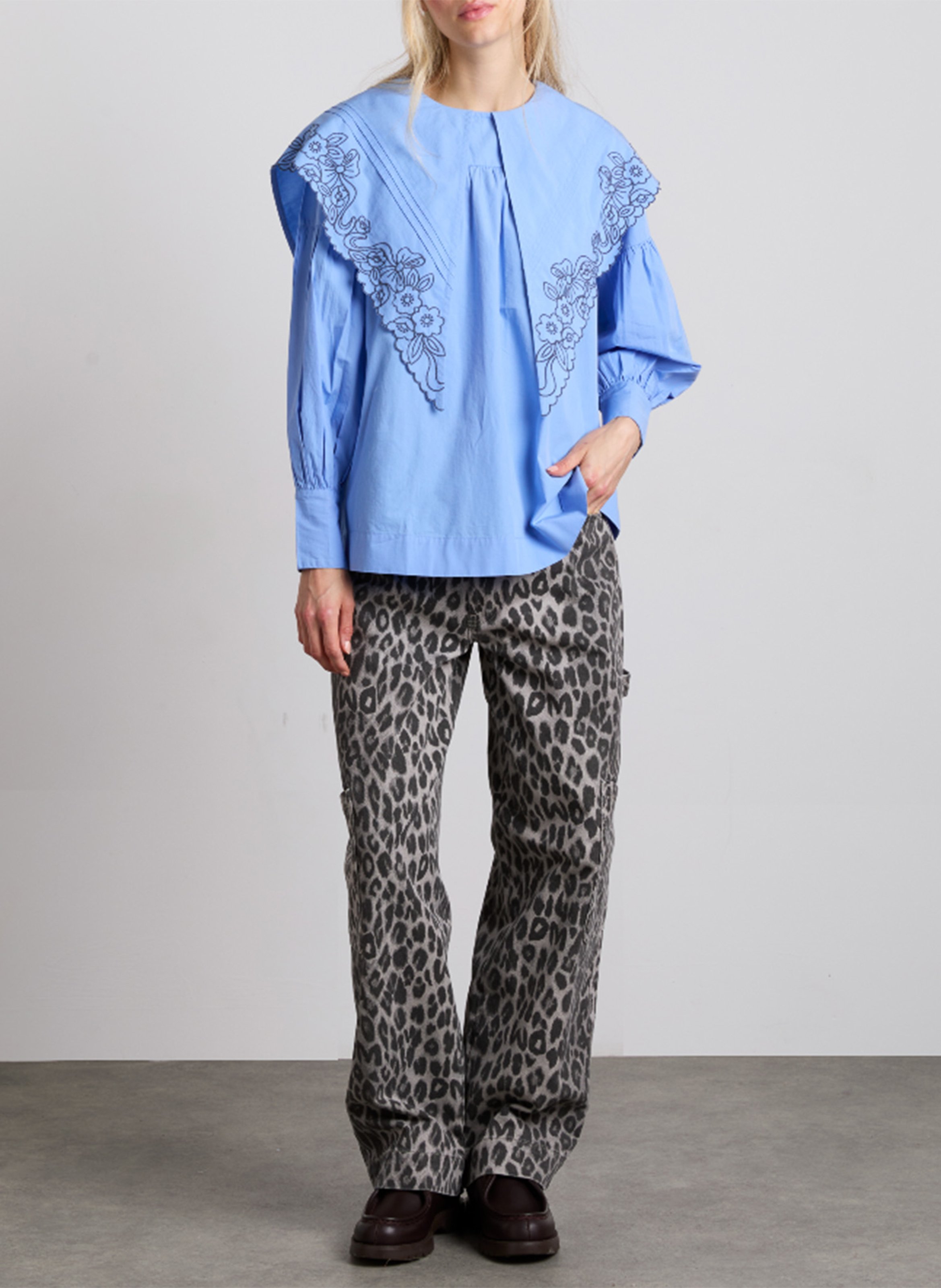 Straight blouse in embroidered organic cotton DAMSON MADDER Blue