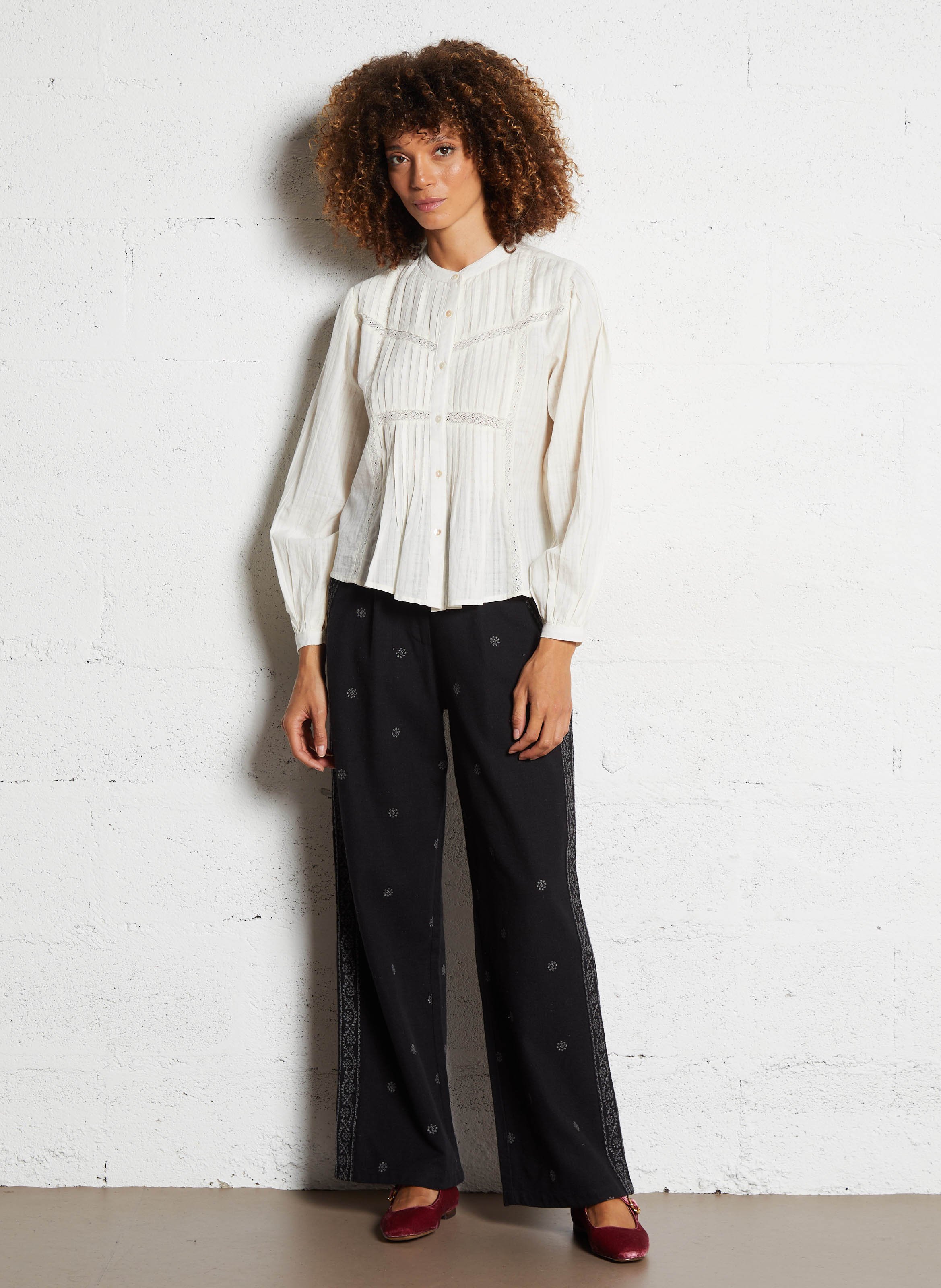 Round-neck cotton blouse MAISON HOTEL White