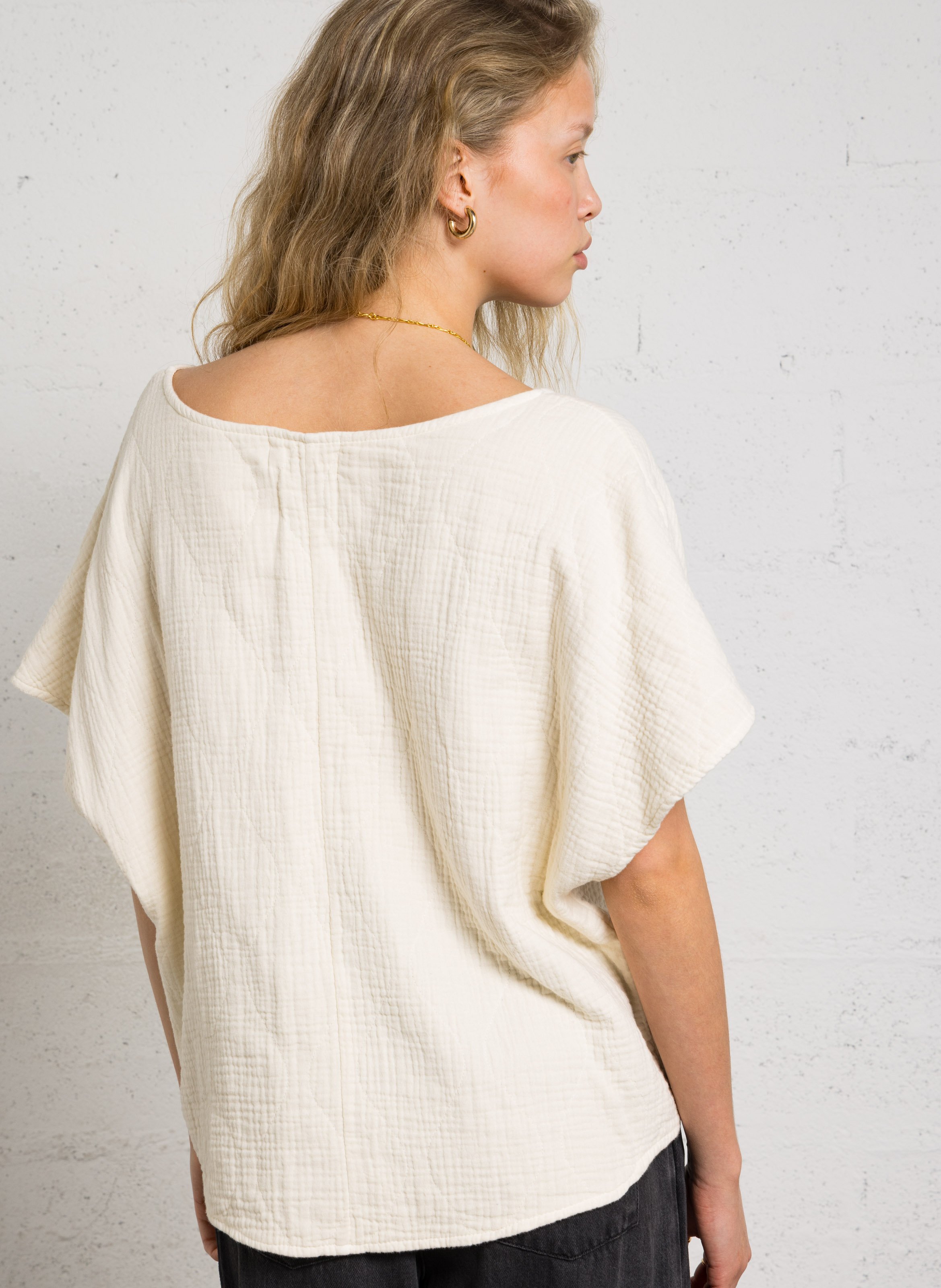 T-shirt met V-hals van katoen. AOKYANOS Beige