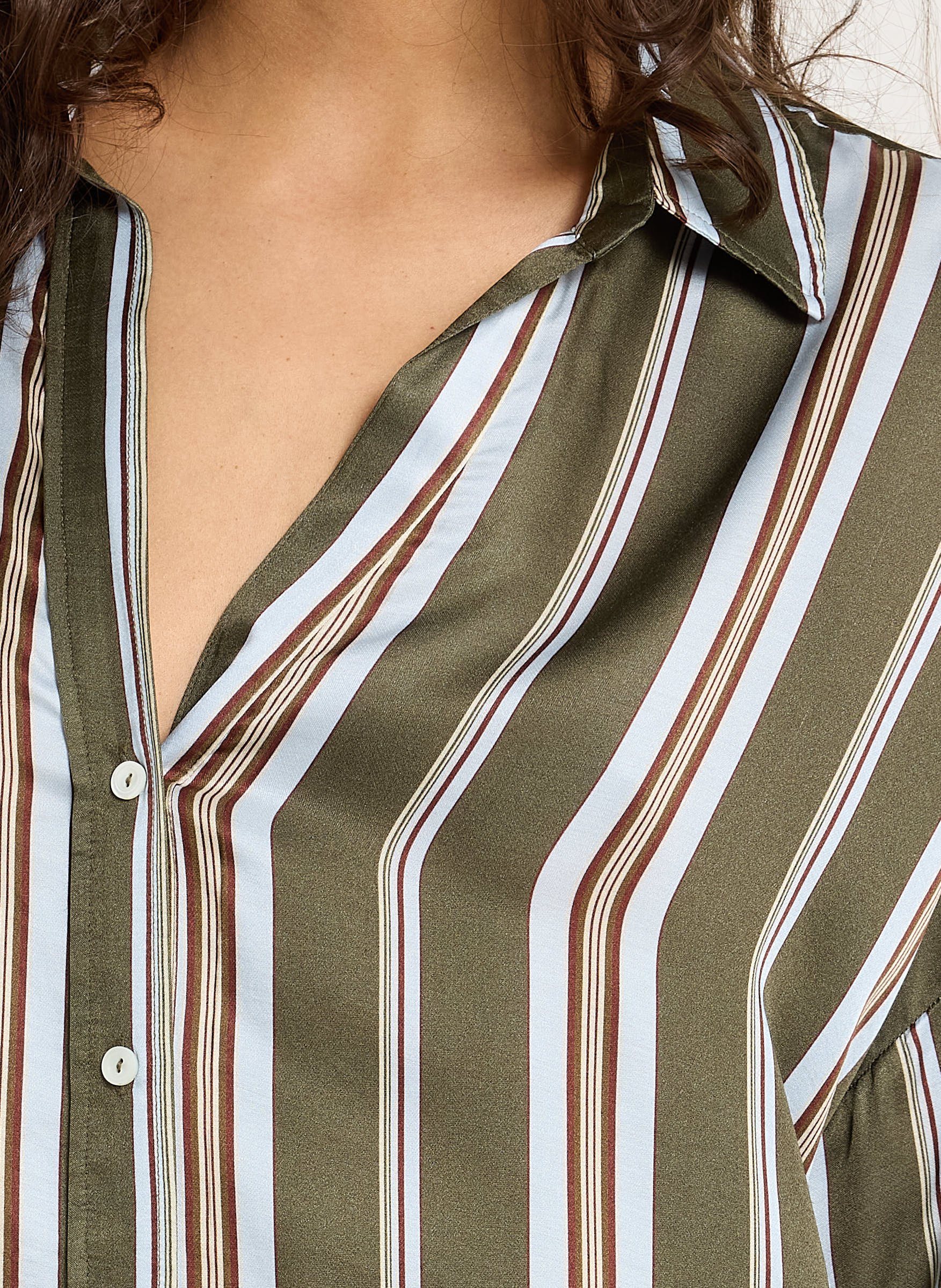 Weit geschnittene Bluse mit klassischem Kragen DIEGA Mehrfarbig