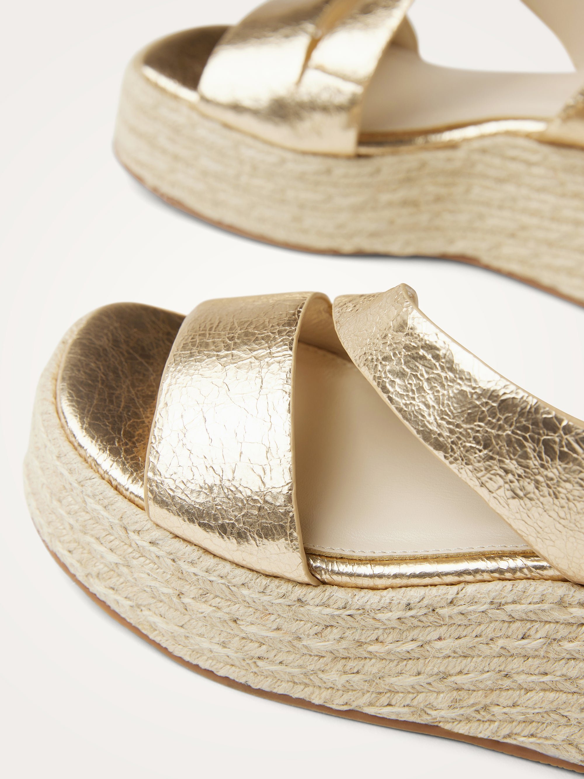 Platform sandals in metallic effect leather with strap VANESSA WU Golden