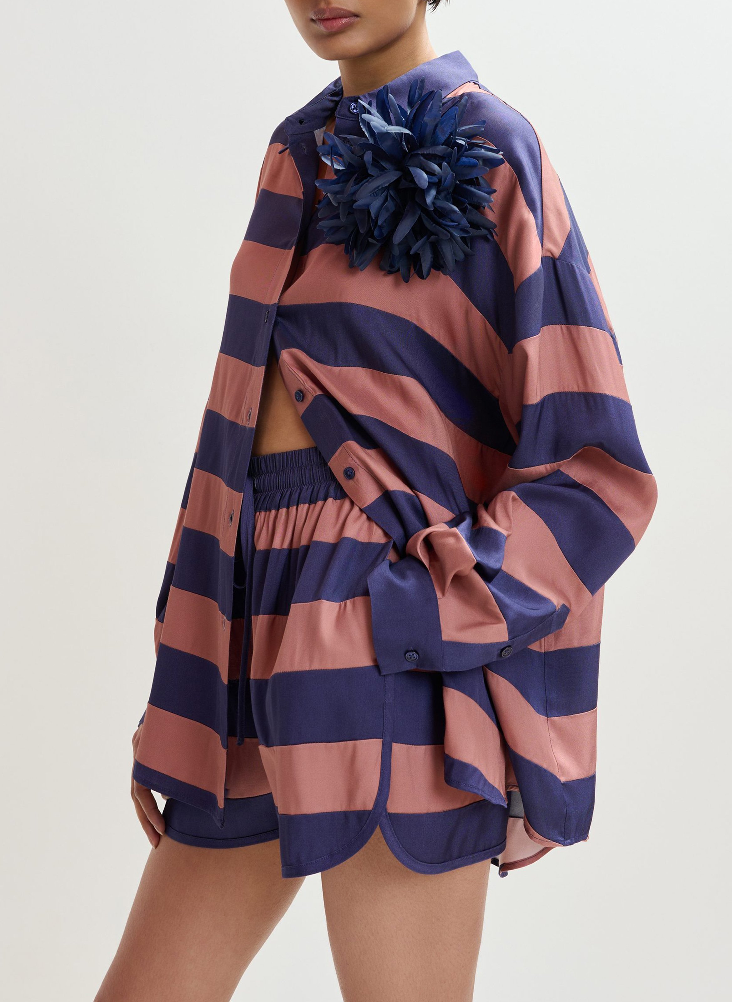 Kurze große gestreifte Shorts ESSENTIEL ANTWERP Rot