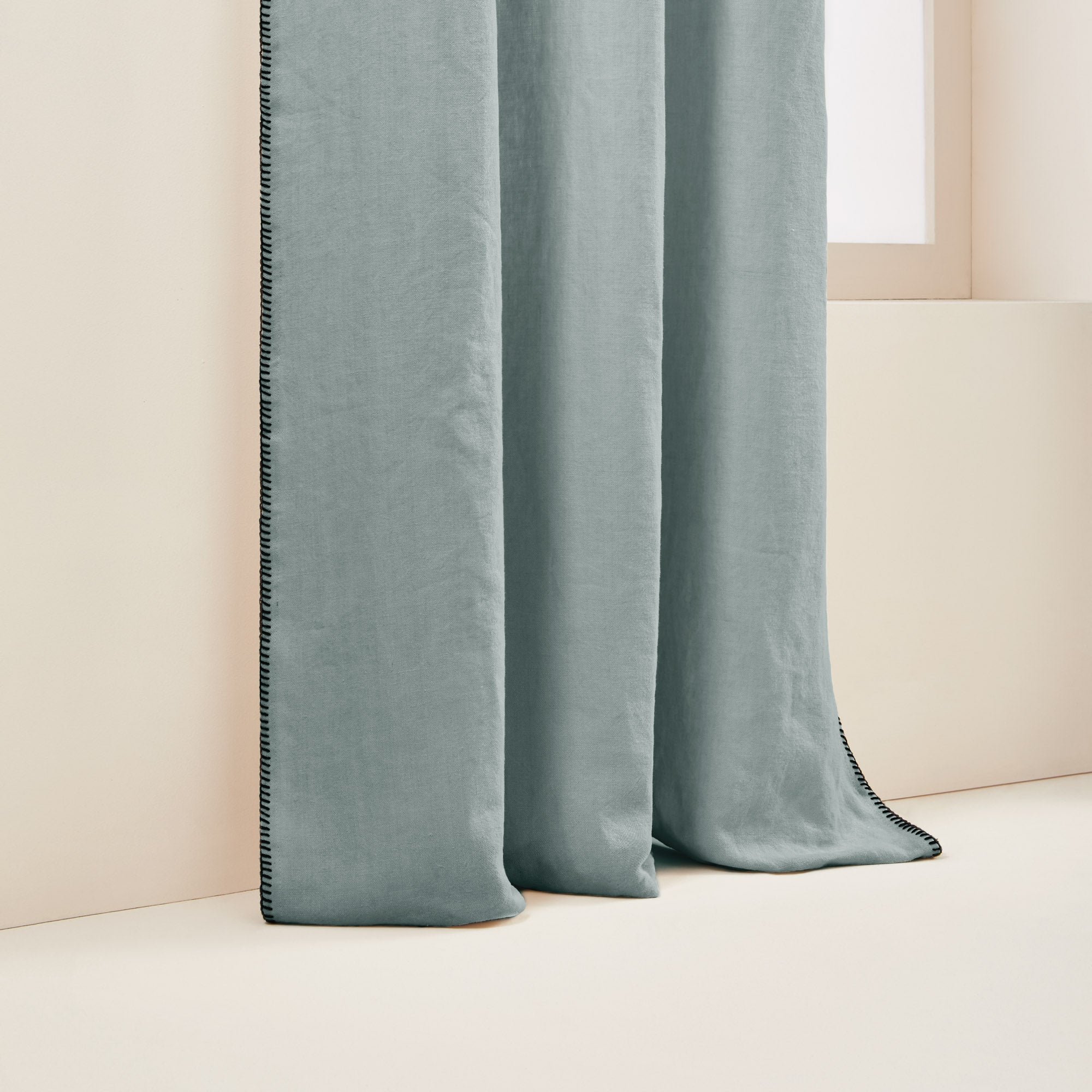 Curtain with black eyelets MADURA Green