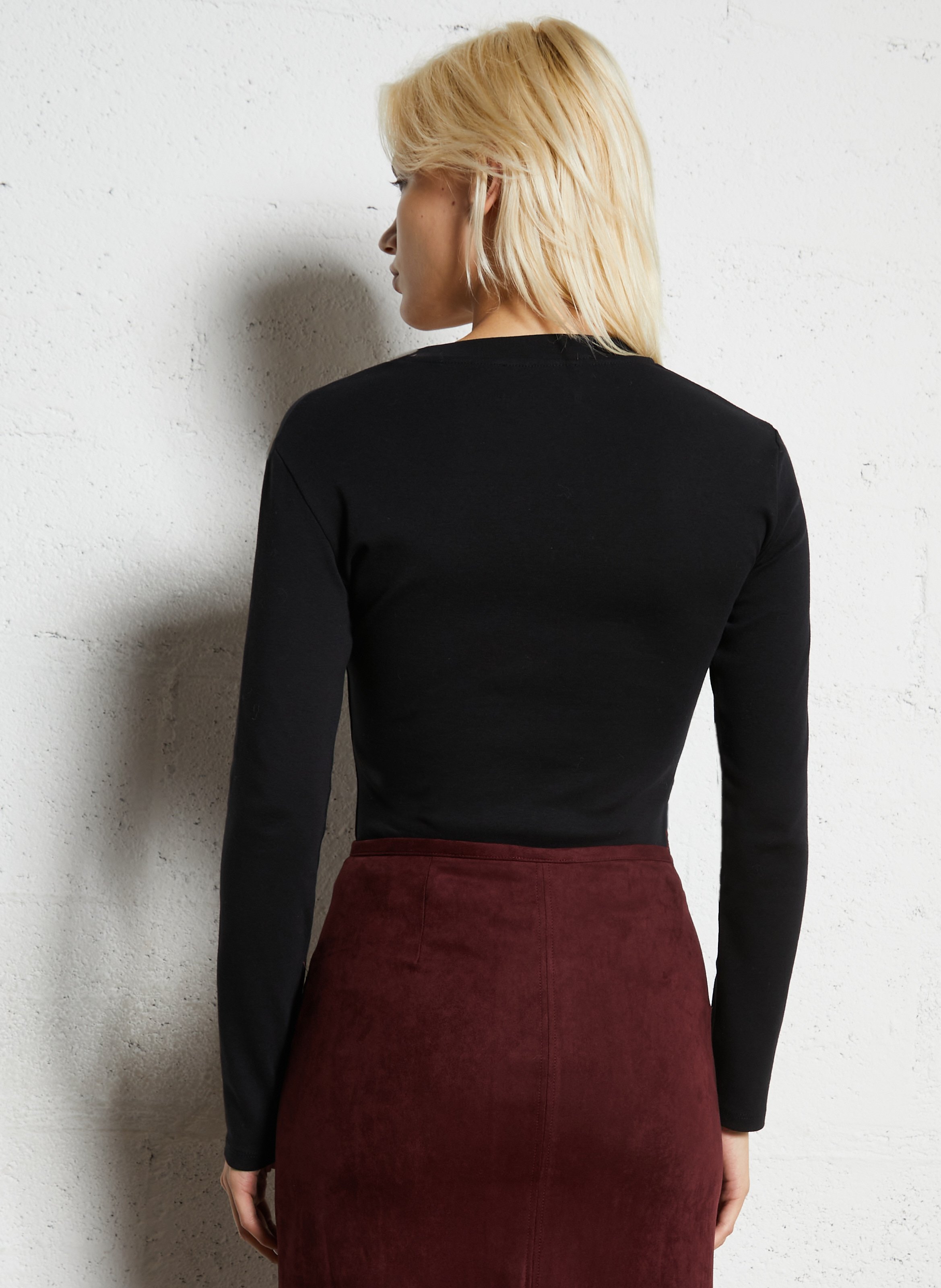 Fitted V-neck T-shirt in blended cotton BERENICE Black